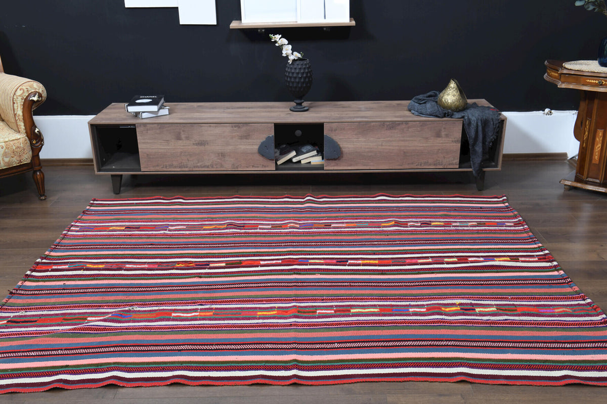 Handwoven flatweave wool kilim from Anatolia, Turkey – Flatweave Turkish Vintage Area Rug 5'11" x 8'3"