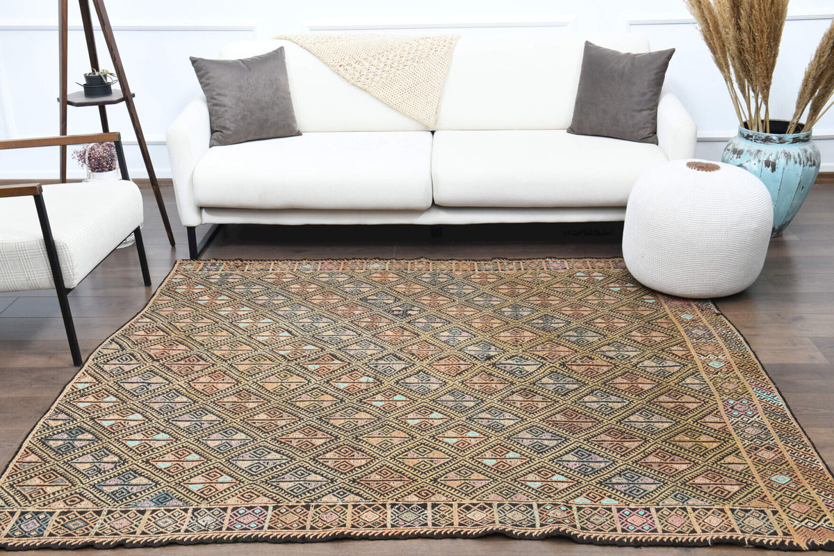 Handwoven flatweave wool kilim from Anatolia, Turkey – Greek Keys Kilim Carpet 6'1" x 6'11"