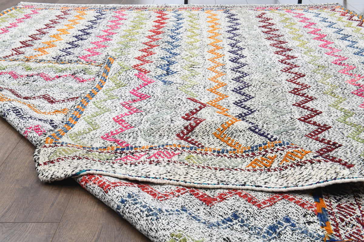 One-of-a-kind 1960s Anatolian vintage kilim rug in wool, 6'4" x 8'10"