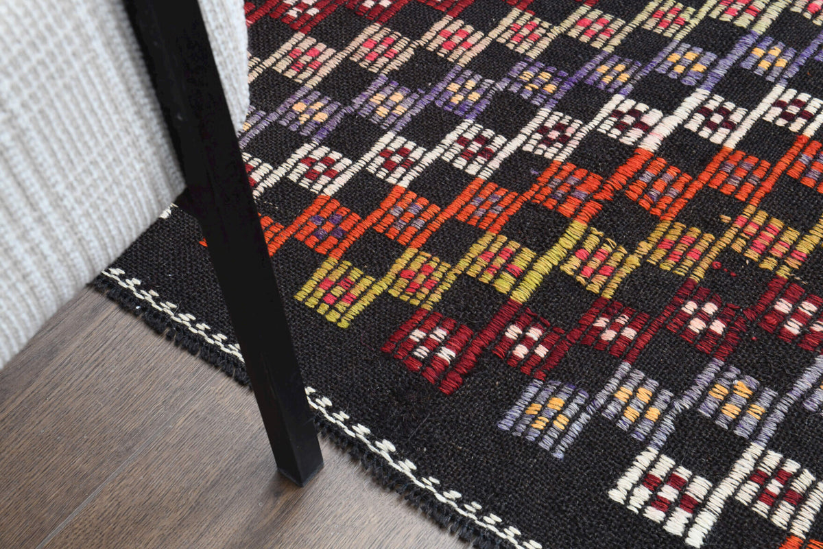 One-of-a-kind 1960s Anatolian vintage kilim rug in wool, 6' x 9'6"