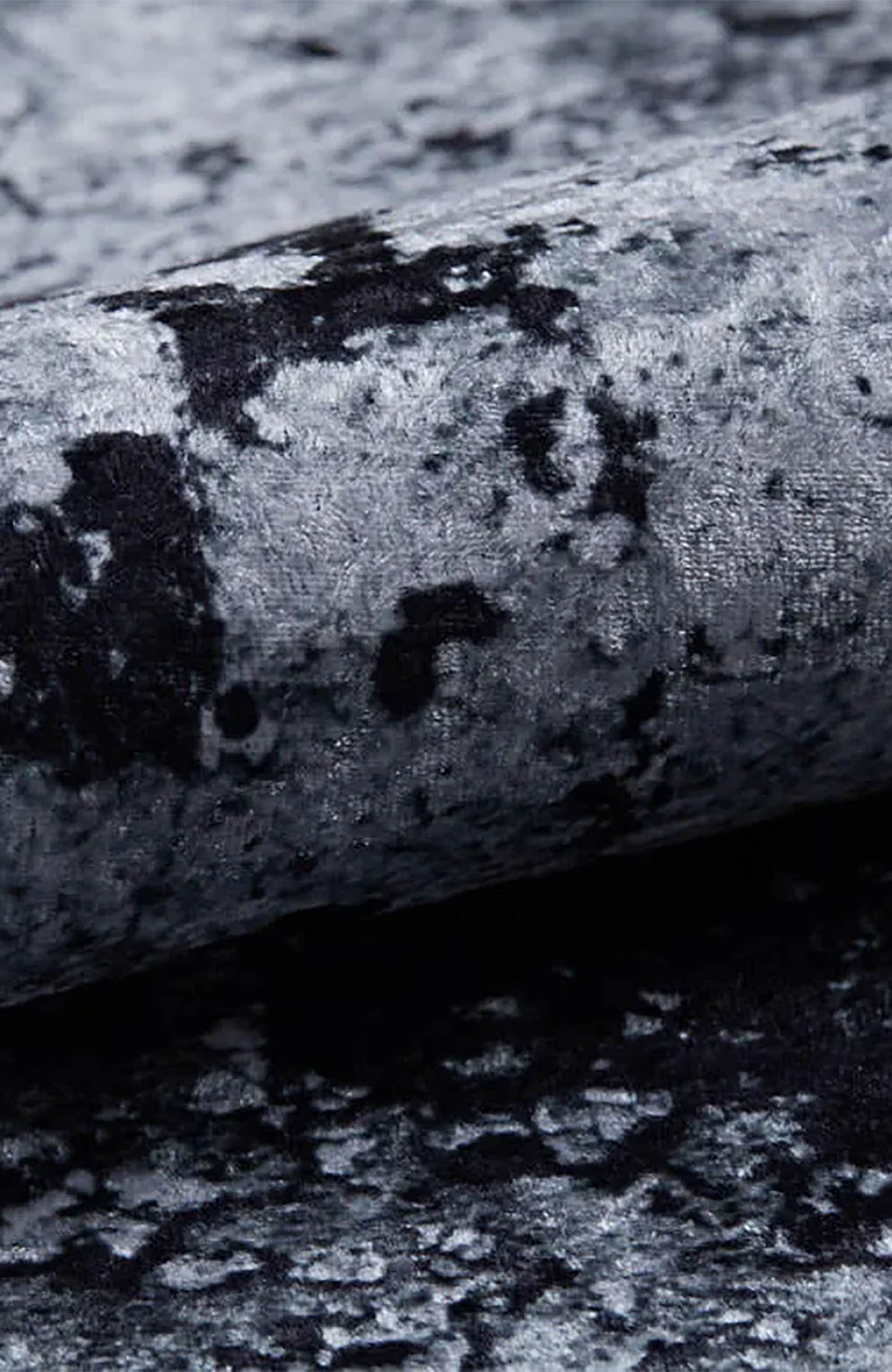 Clover Abstract Modern Black Decorative Rug