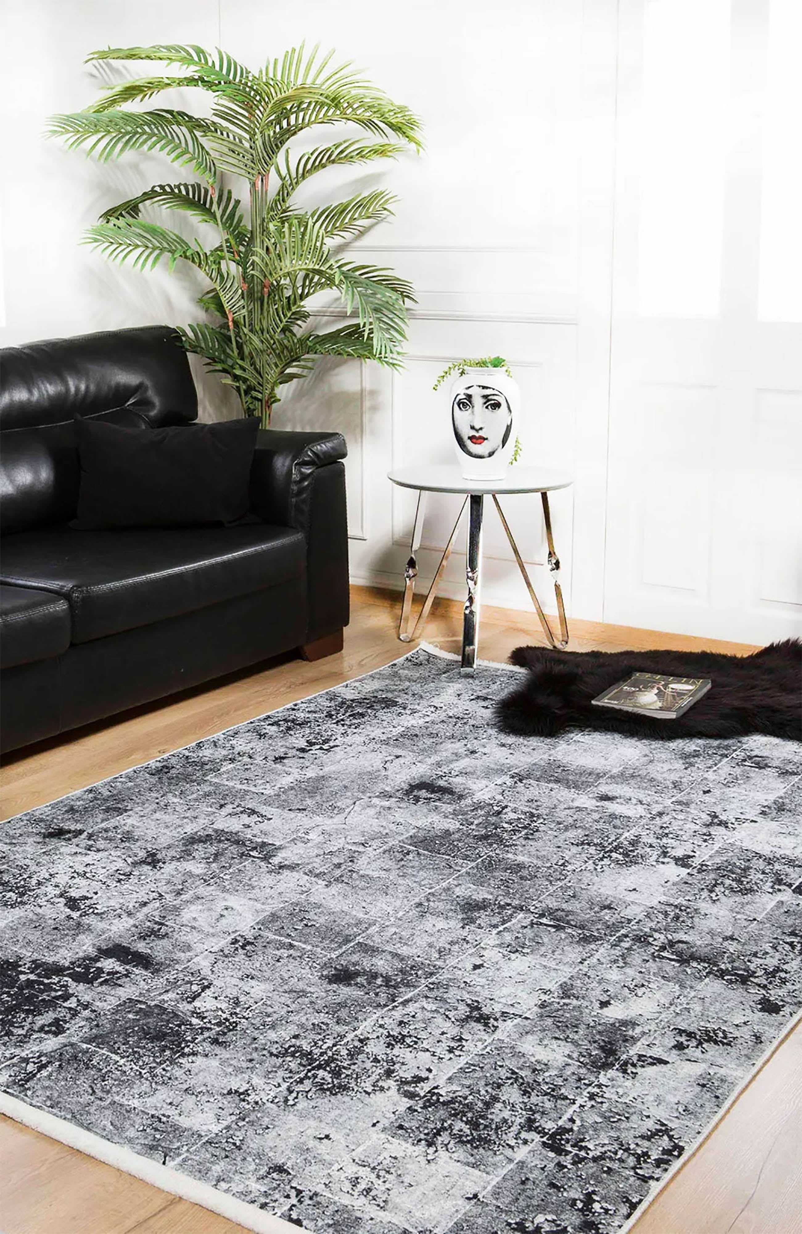 Clover Abstract Modern Black Decorative Rug