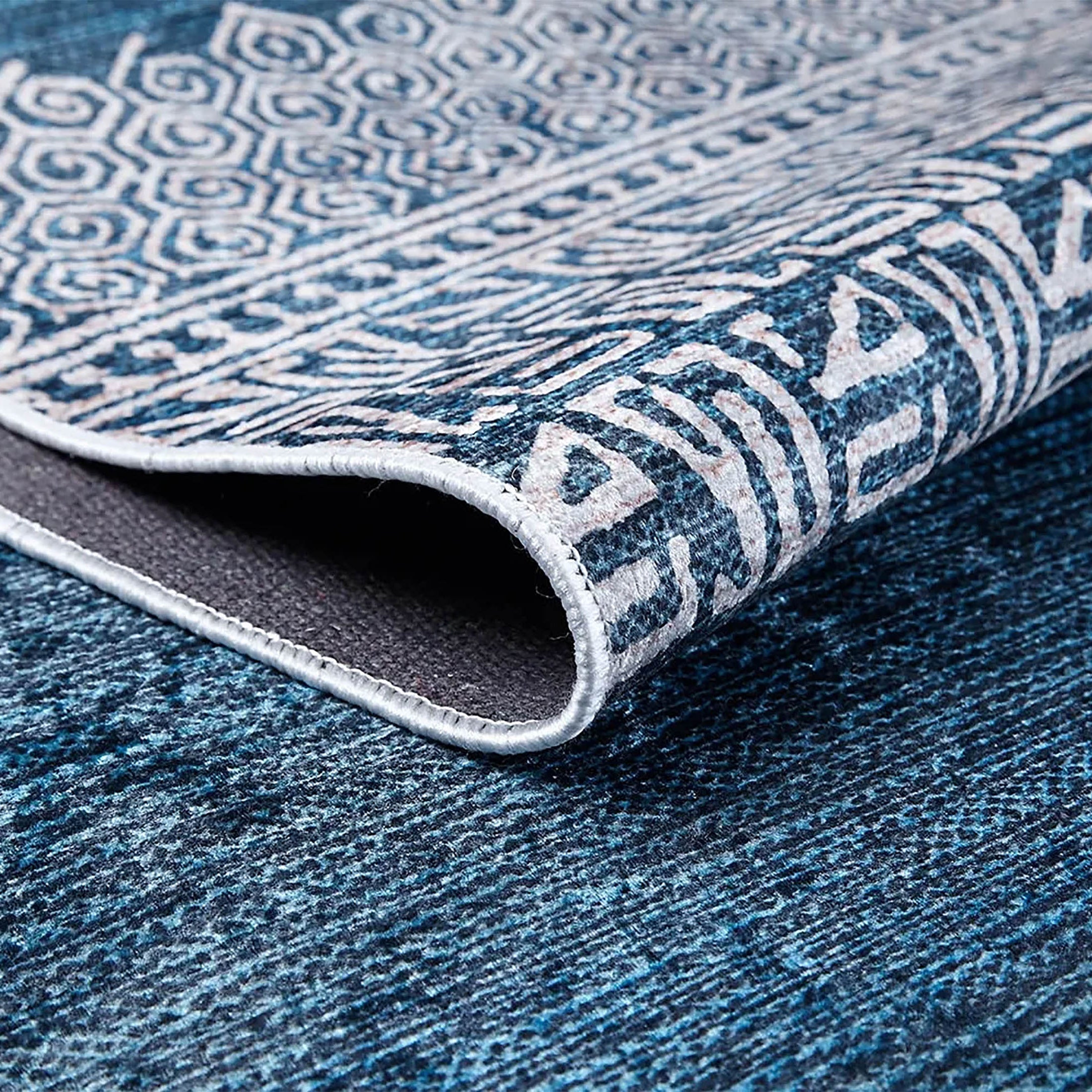 Adalynn Turkish Ethnic Kilim Geometric Rug