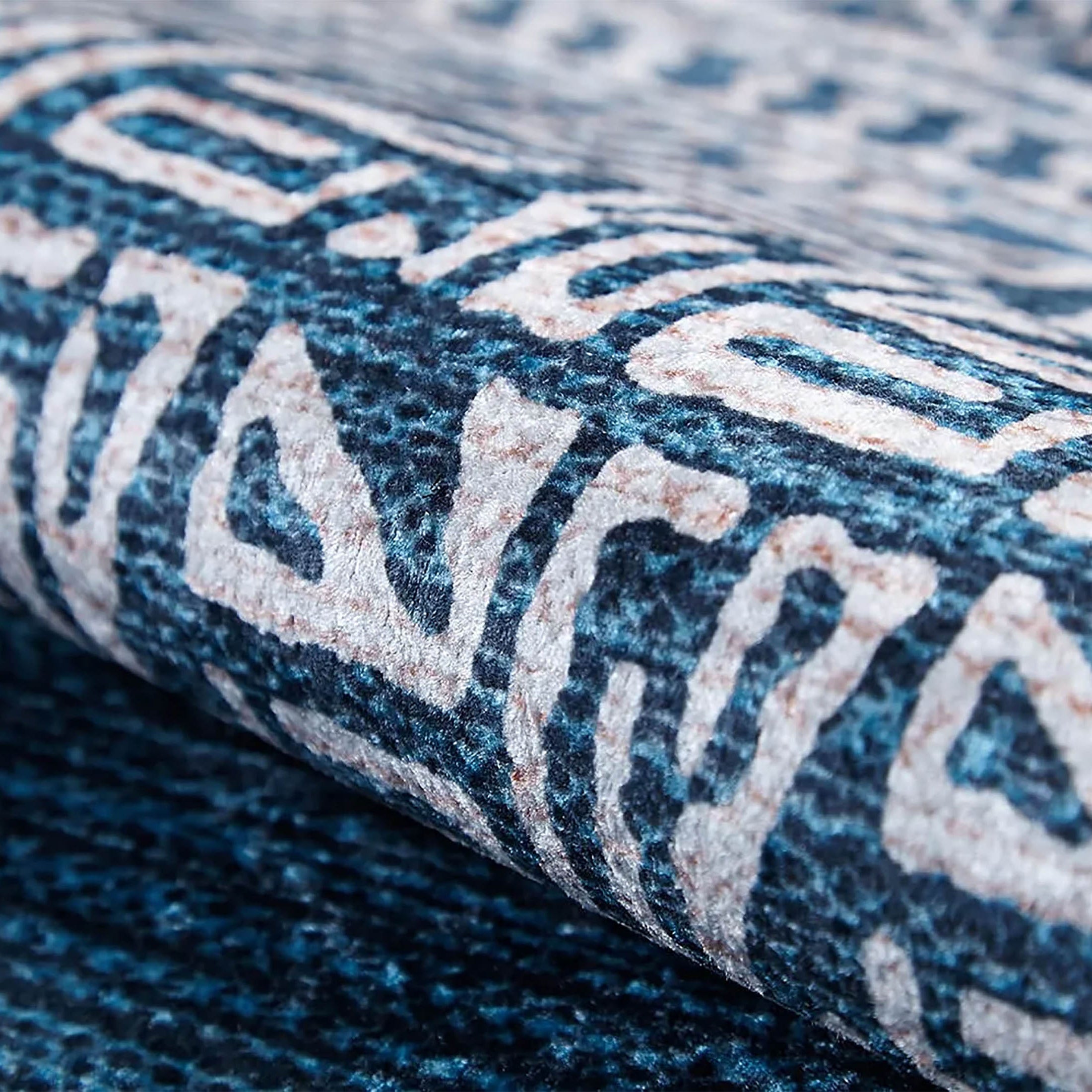 Adalynn Turkish Ethnic Kilim Geometric Rug