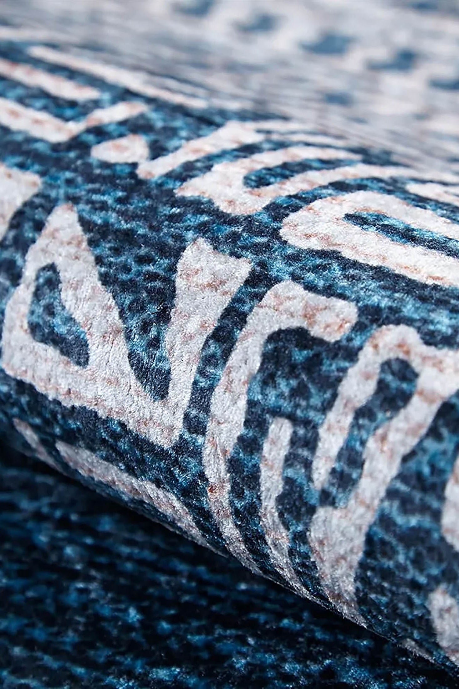 Adalynn Turkish Ethnic Kilim Geometric Rug