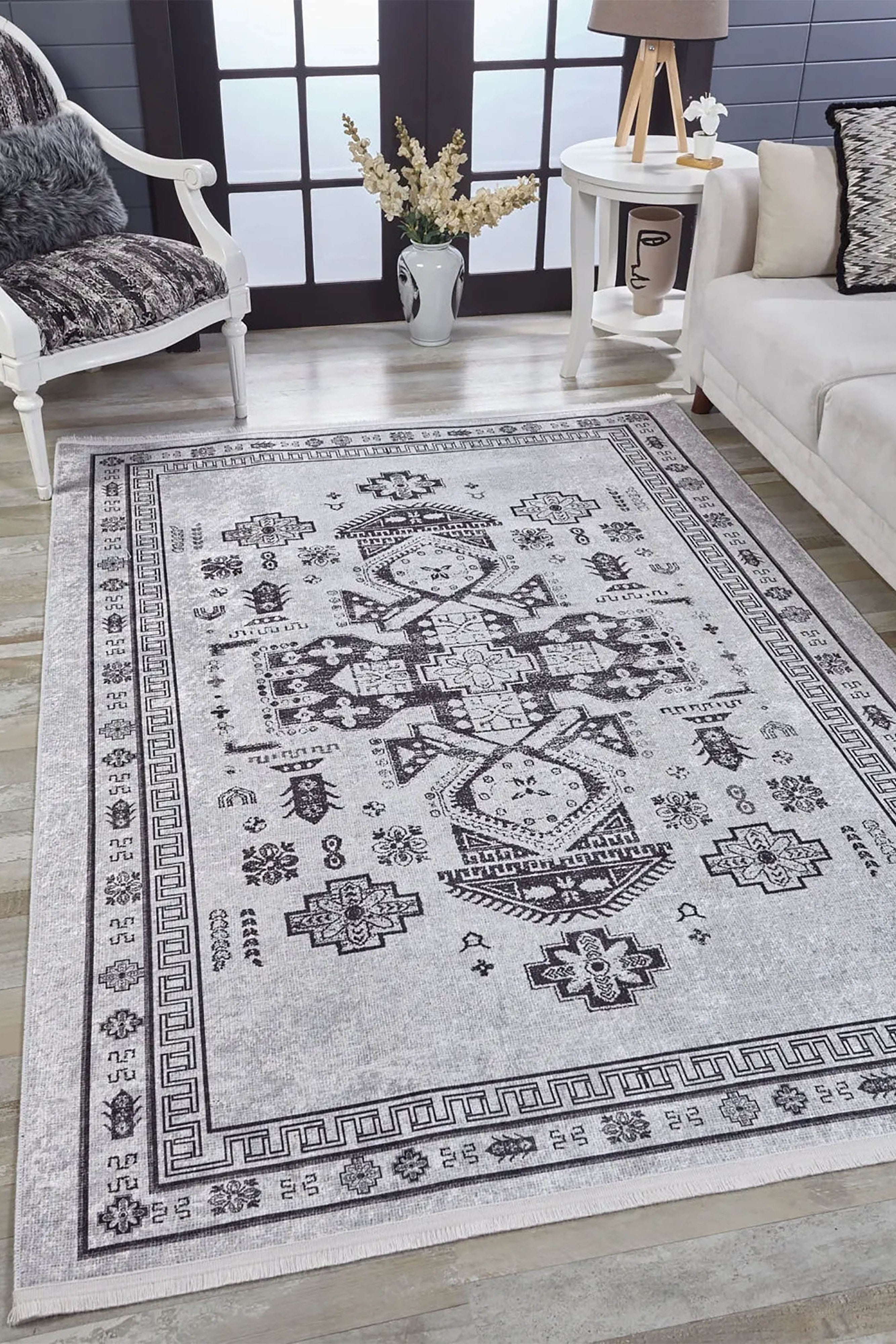 Aitana Turkish Oriental Medallion Geometric Rug