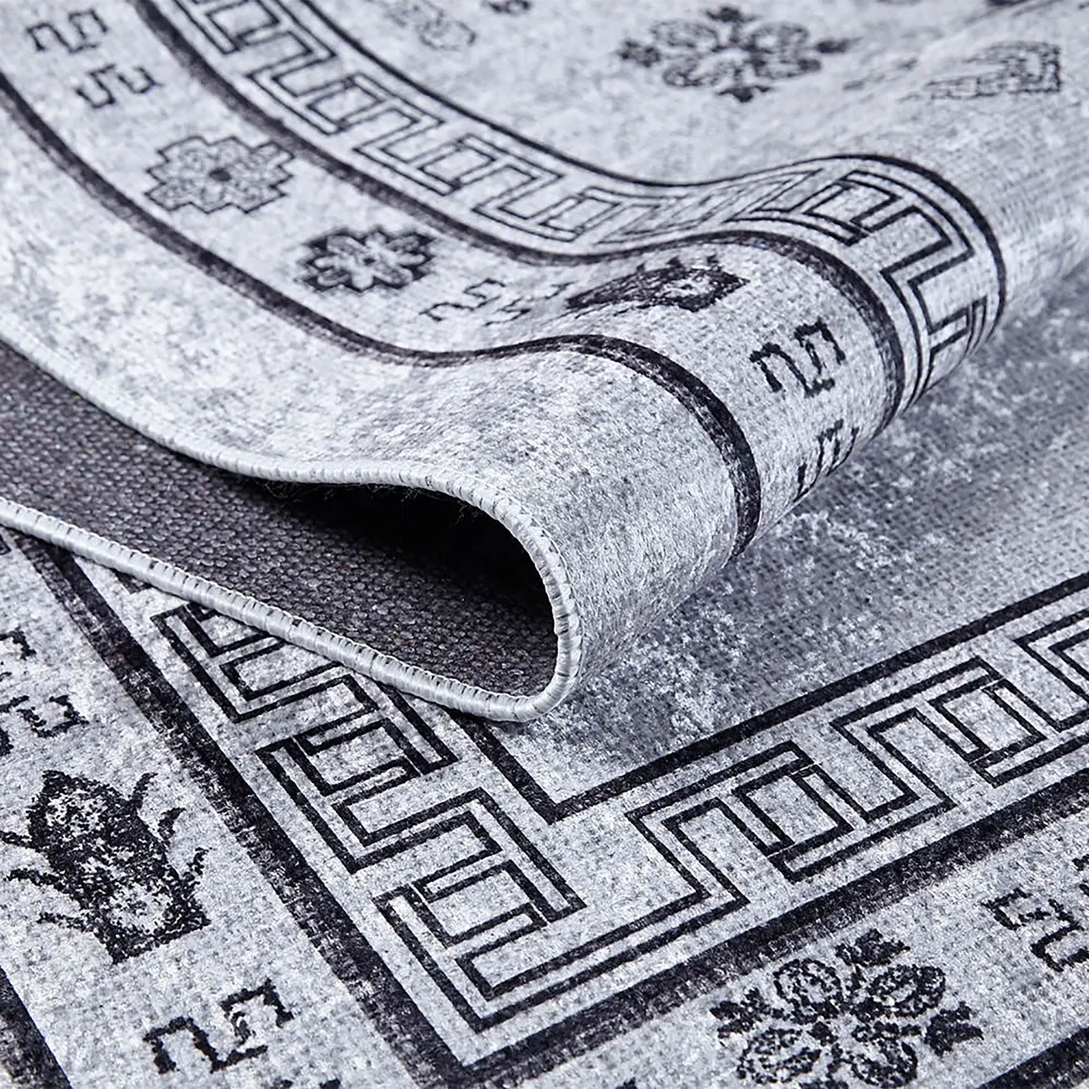 Aitana Turkish Oriental Medallion Geometric Rug