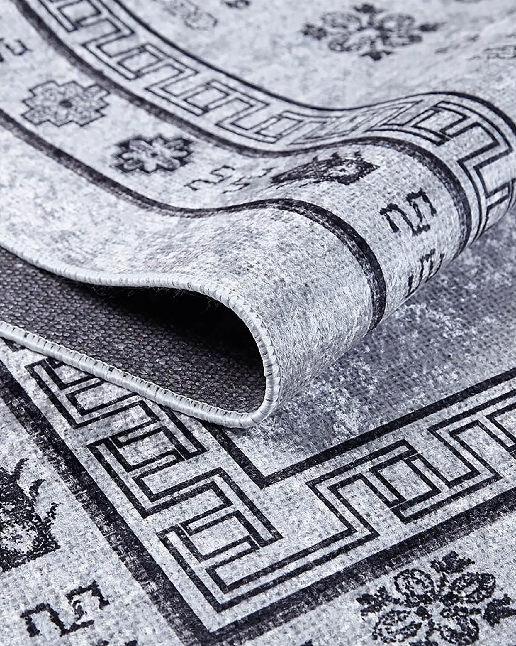 Aitana Turkish Oriental Medallion Geometric Rug