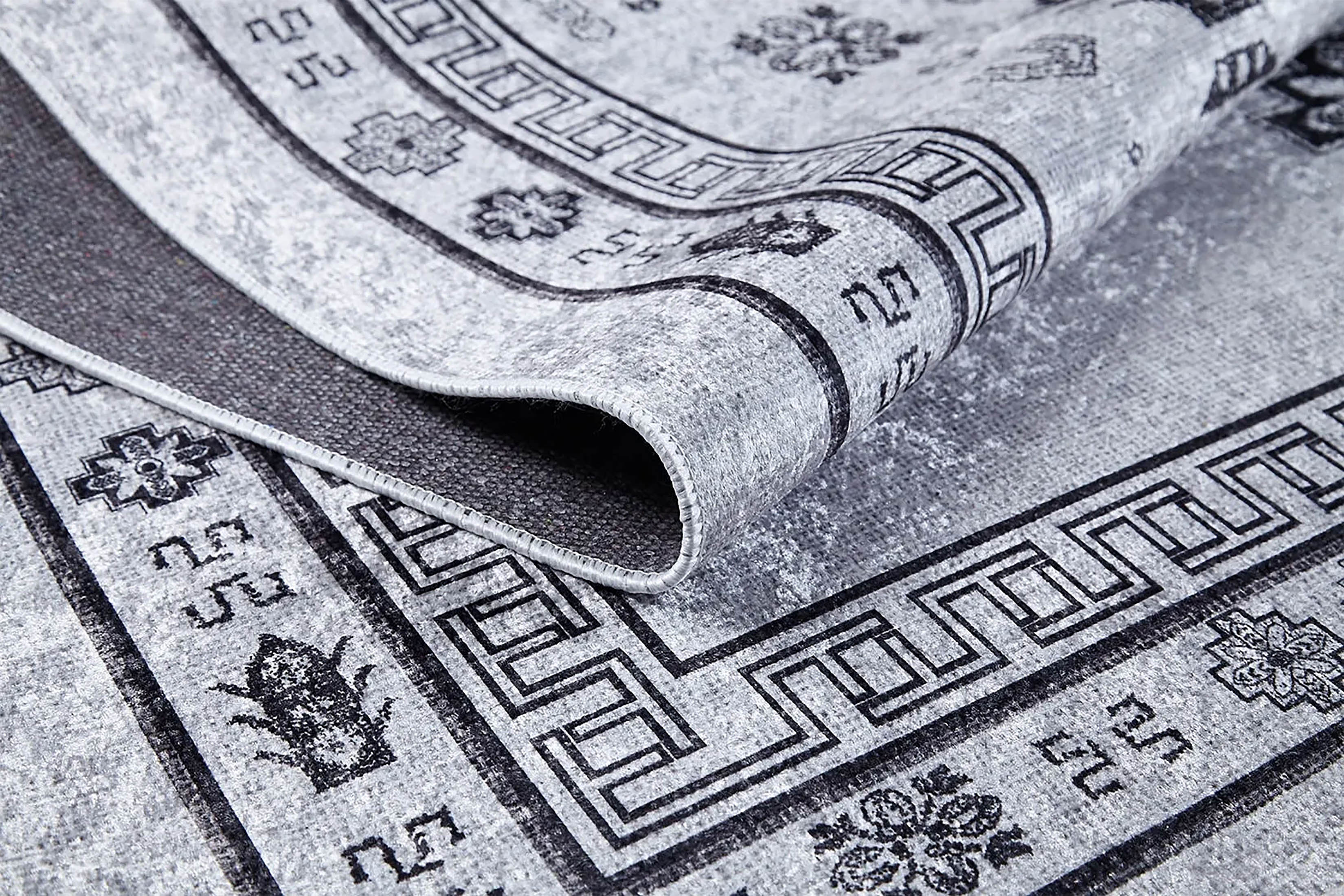 Aitana Turkish Oriental Medallion Geometric Rug