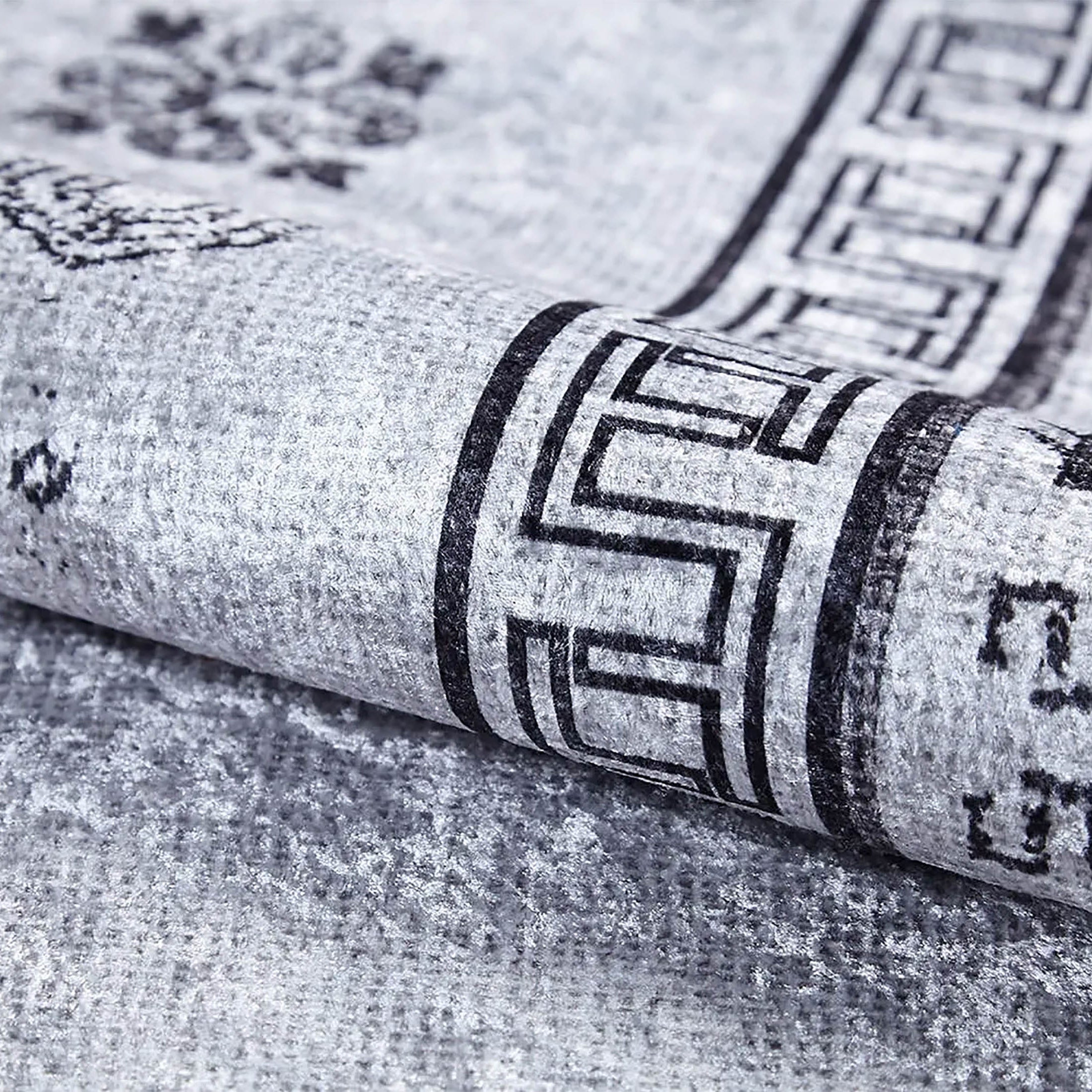 Aitana Turkish Oriental Medallion Geometric Rug