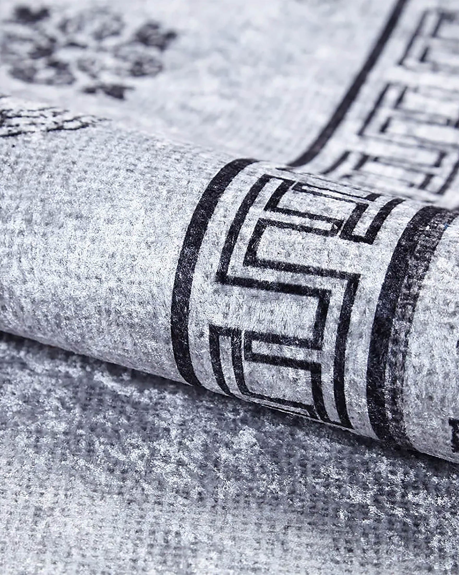 Aitana Turkish Oriental Medallion Geometric Rug