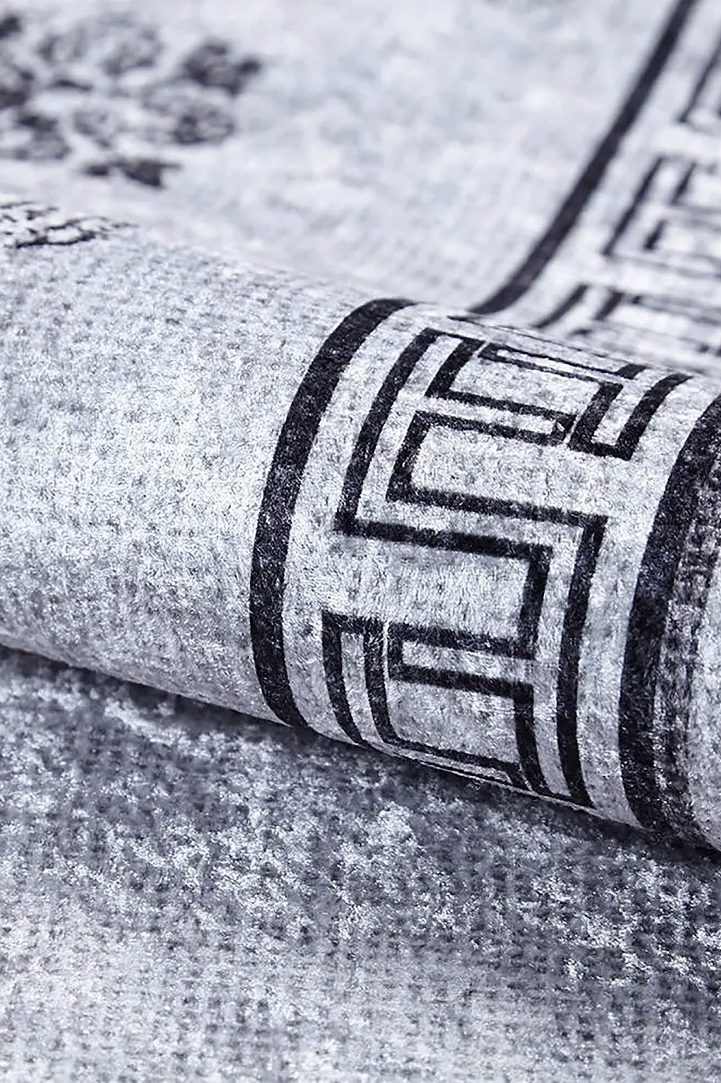 Aitana Turkish Oriental Medallion Geometric Rug