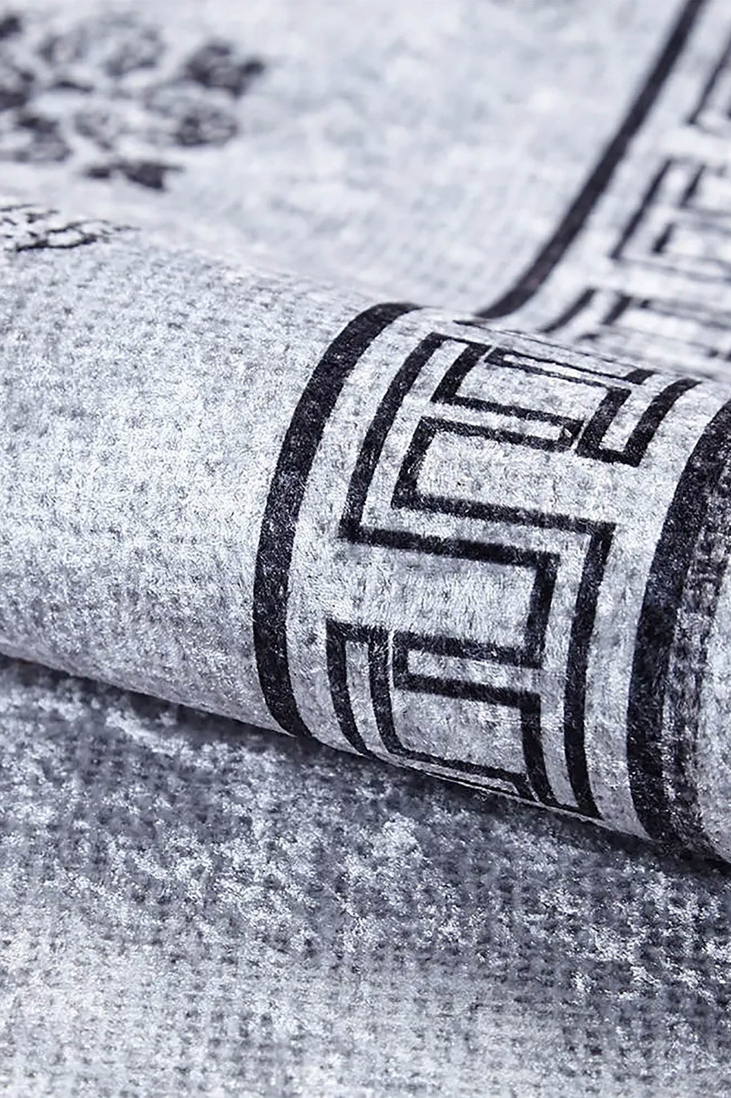 Aitana Turkish Oriental Medallion Geometric Rug