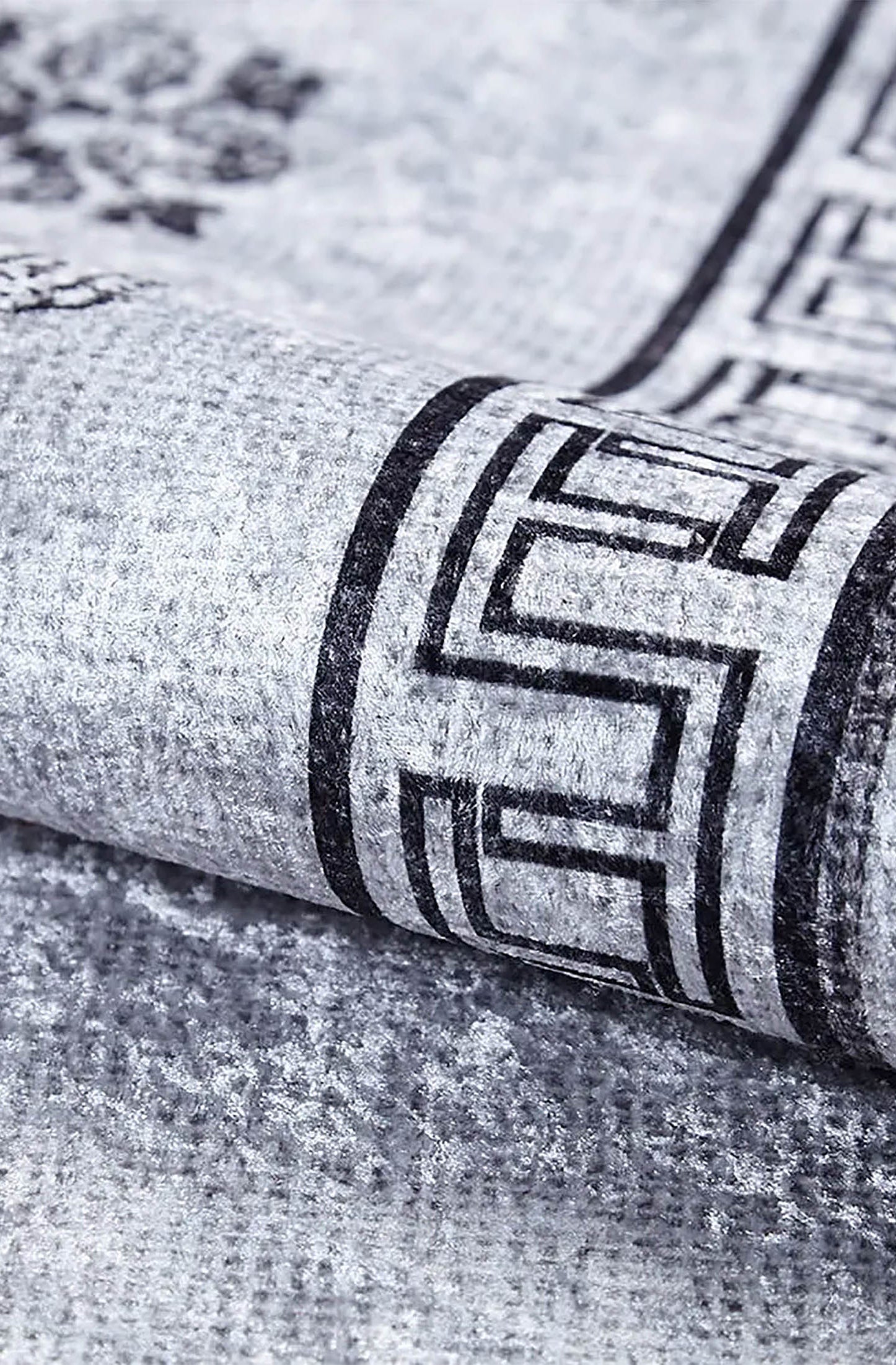 Aitana Turkish Oriental Medallion Geometric Rug