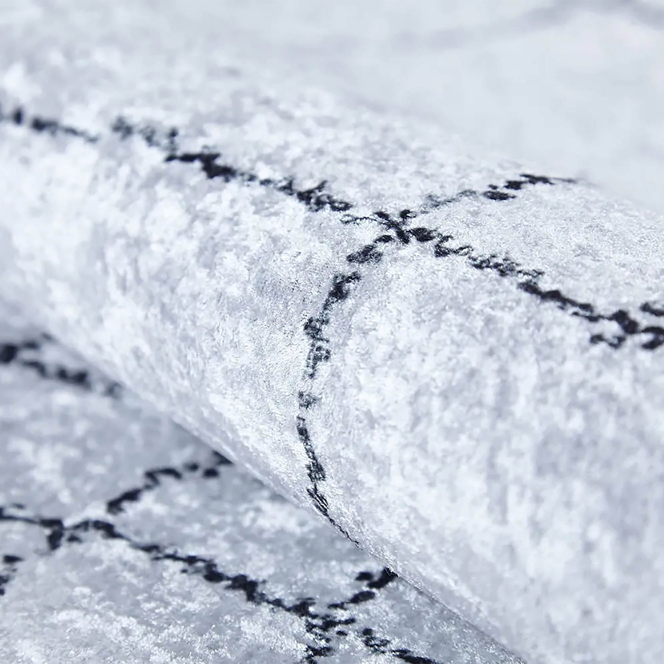 Camille Trellis Geometric Luxury Cream Black Rug