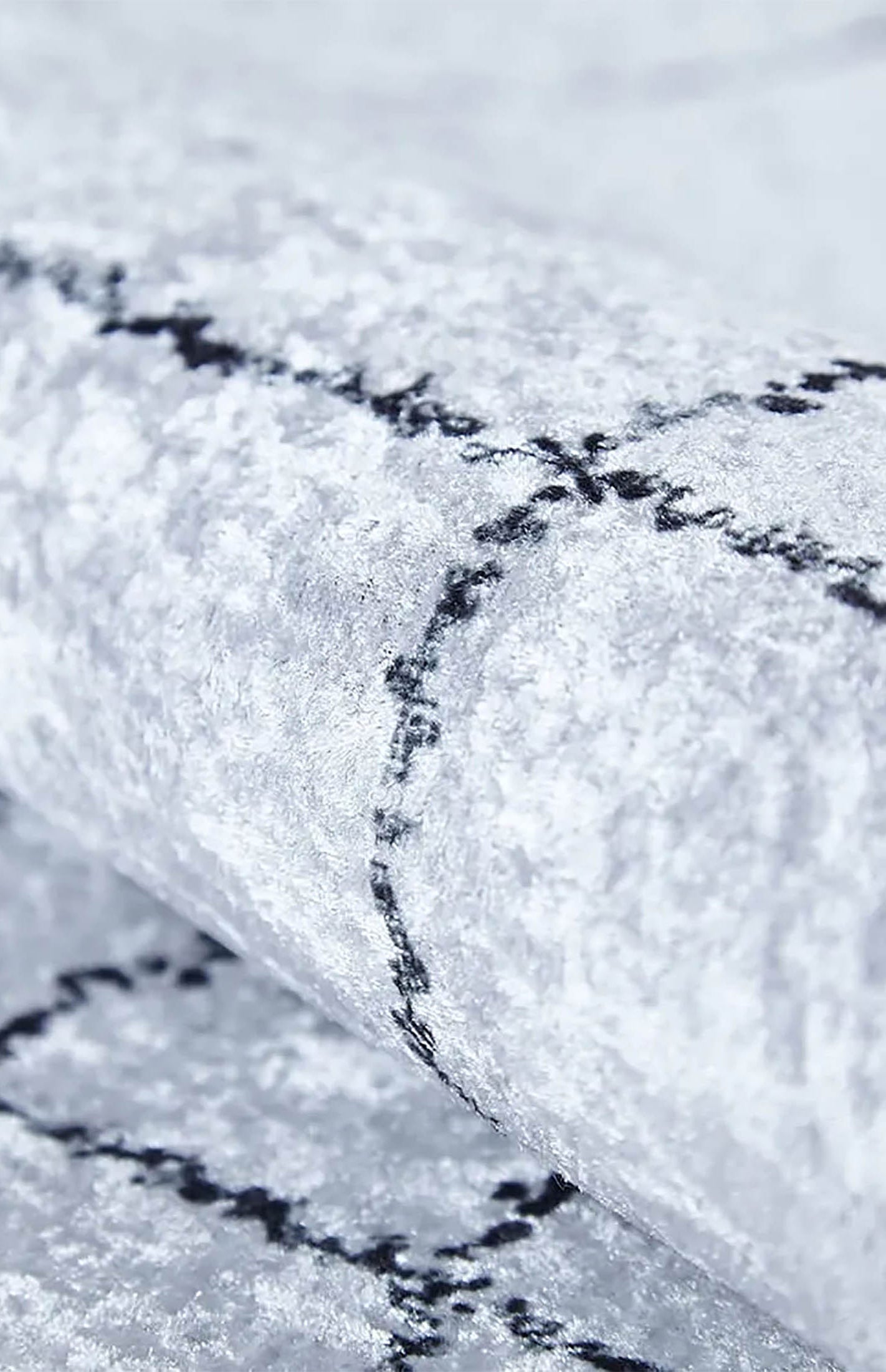 Camille Trellis Geometric Luxury Cream Black Rug