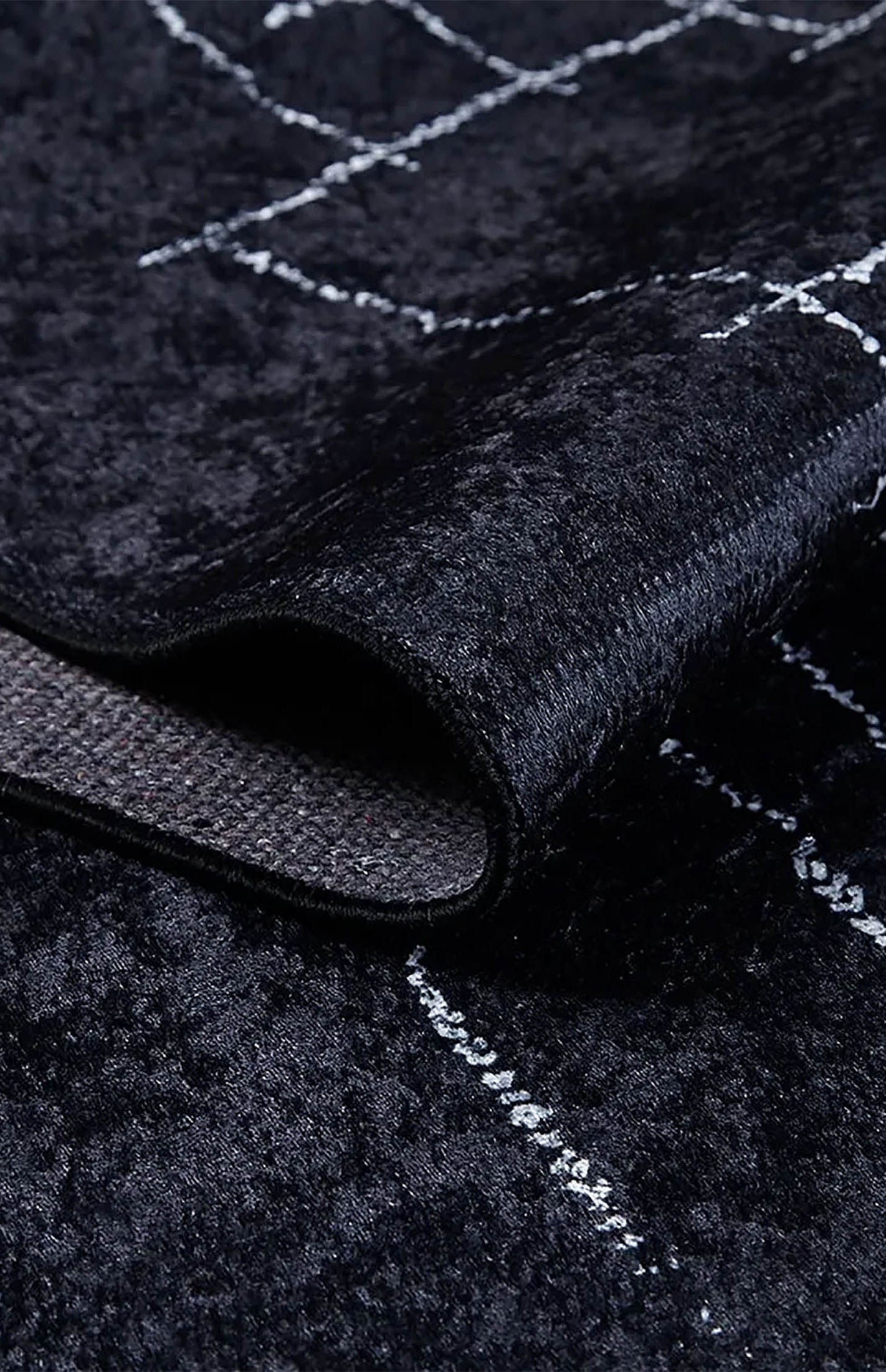 Danna Trellis Geometric Luxury Black White Rug