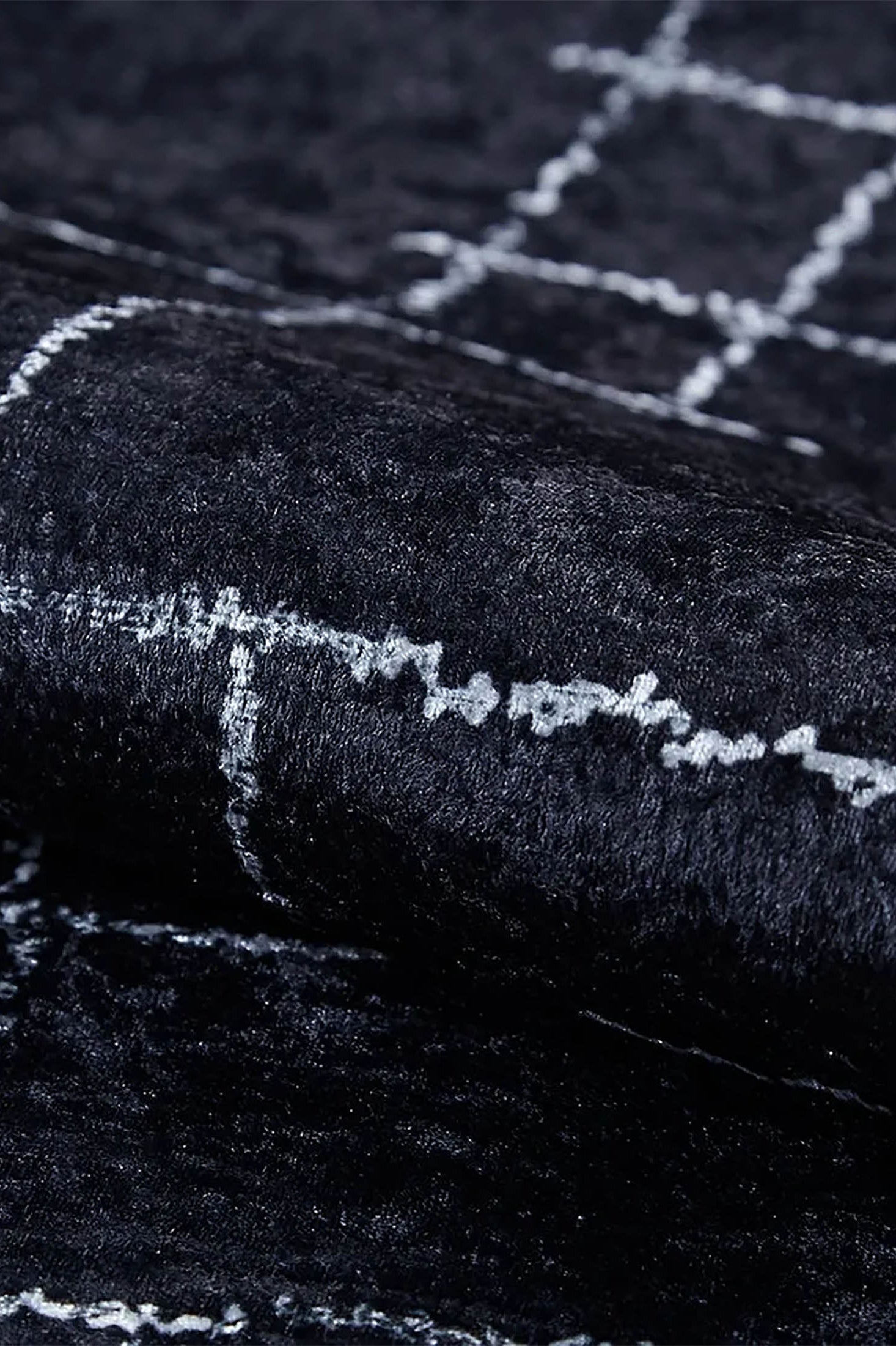 Danna Trellis Geometric Luxury Black White Rug