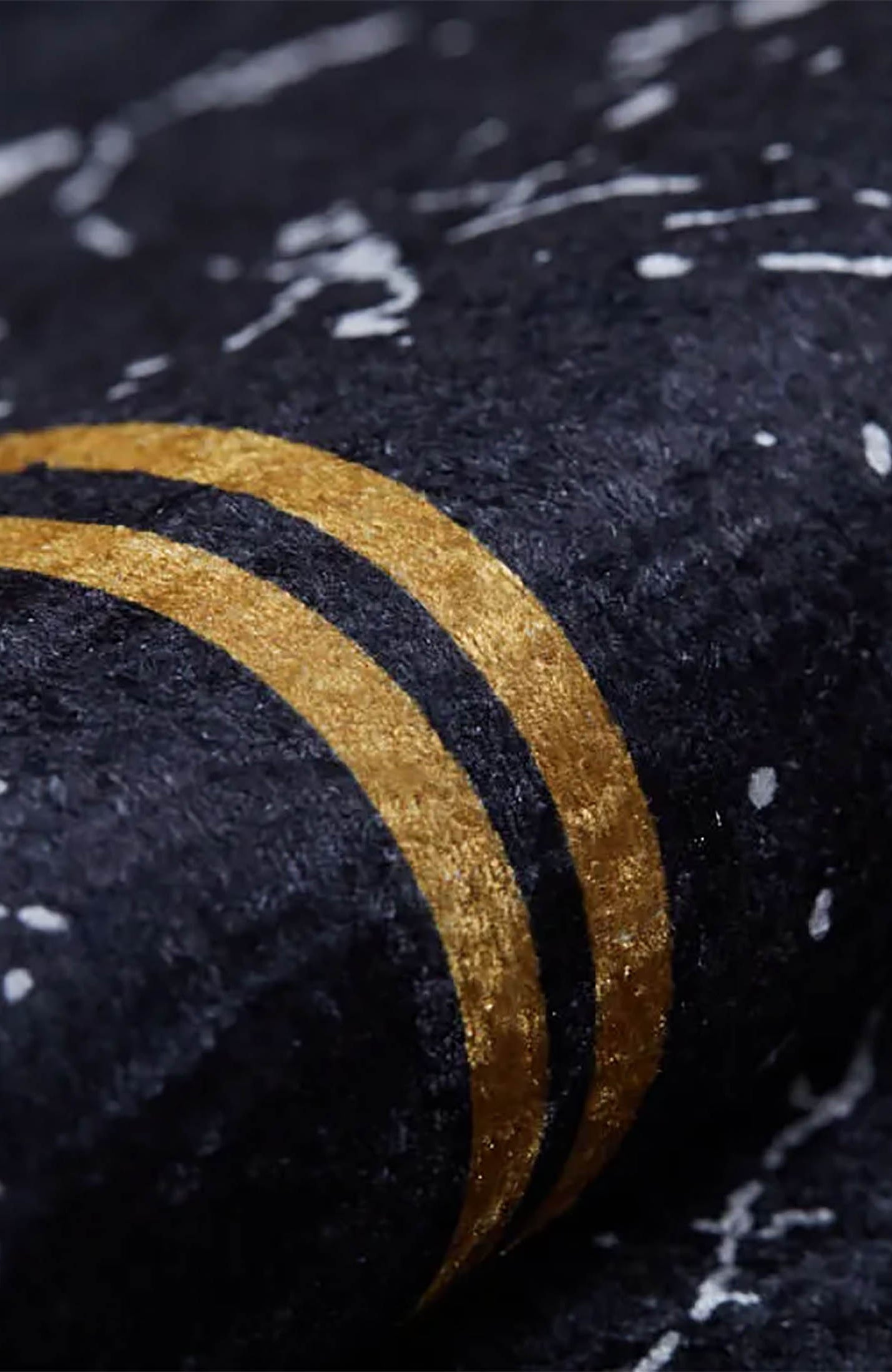 Lilah Geometric Marble Border Modern Rug