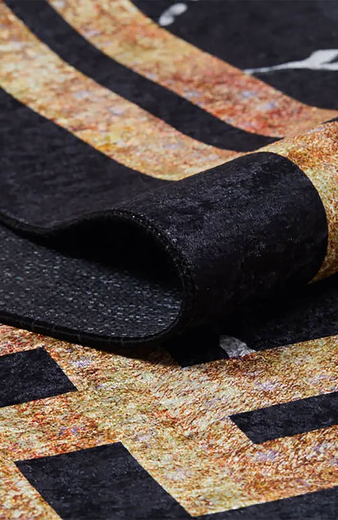 Gale Marble Style Black Bordered Geometric Rug