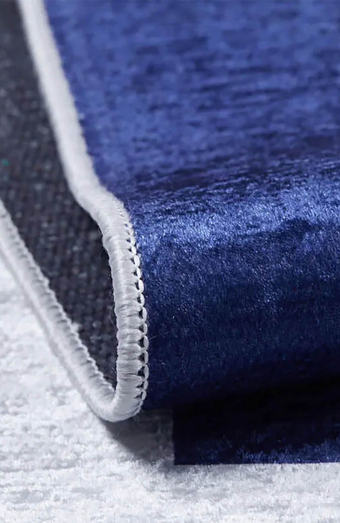 Avery Geometric Blue Luxury Bordered Rug