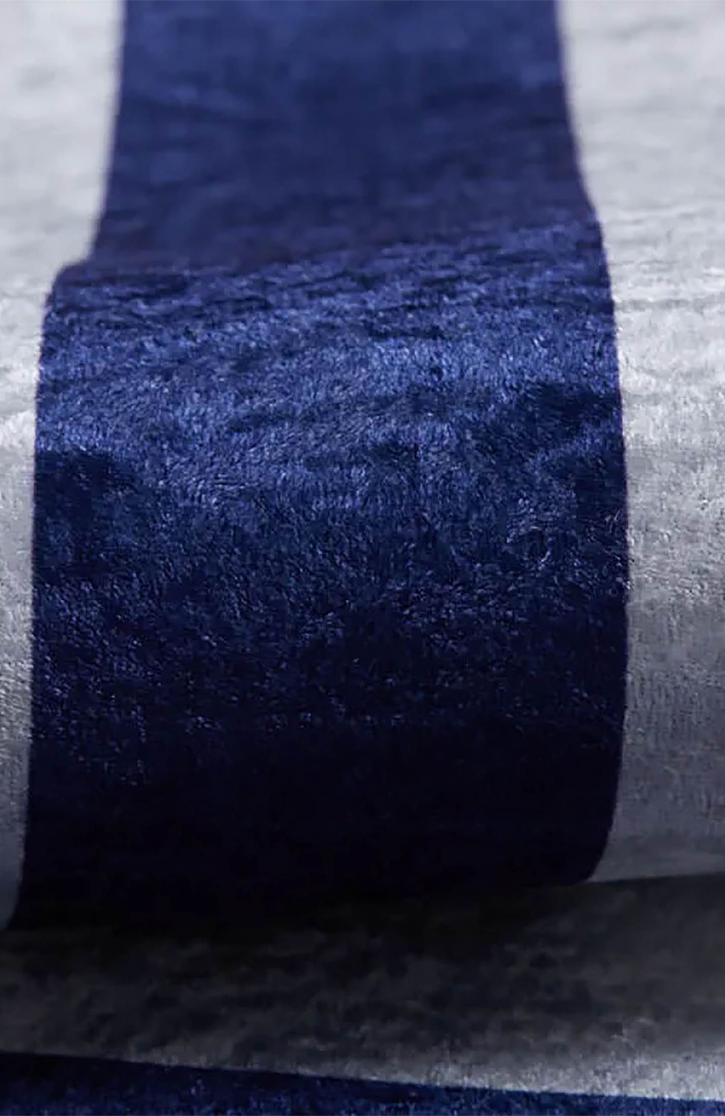 Avery Geometric Blue Luxury Bordered Rug