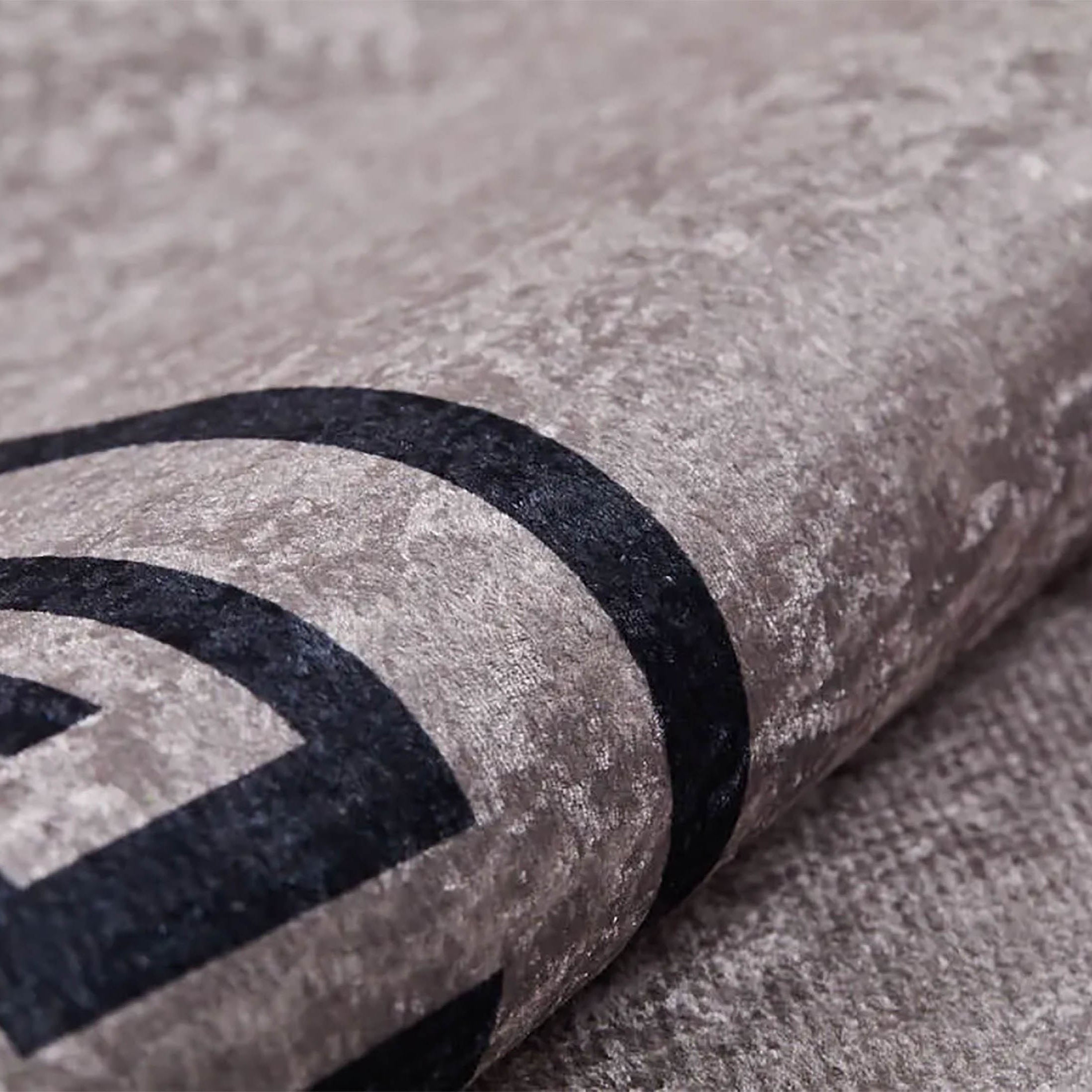 Sadie Marble Brown Greek Key Border Rug