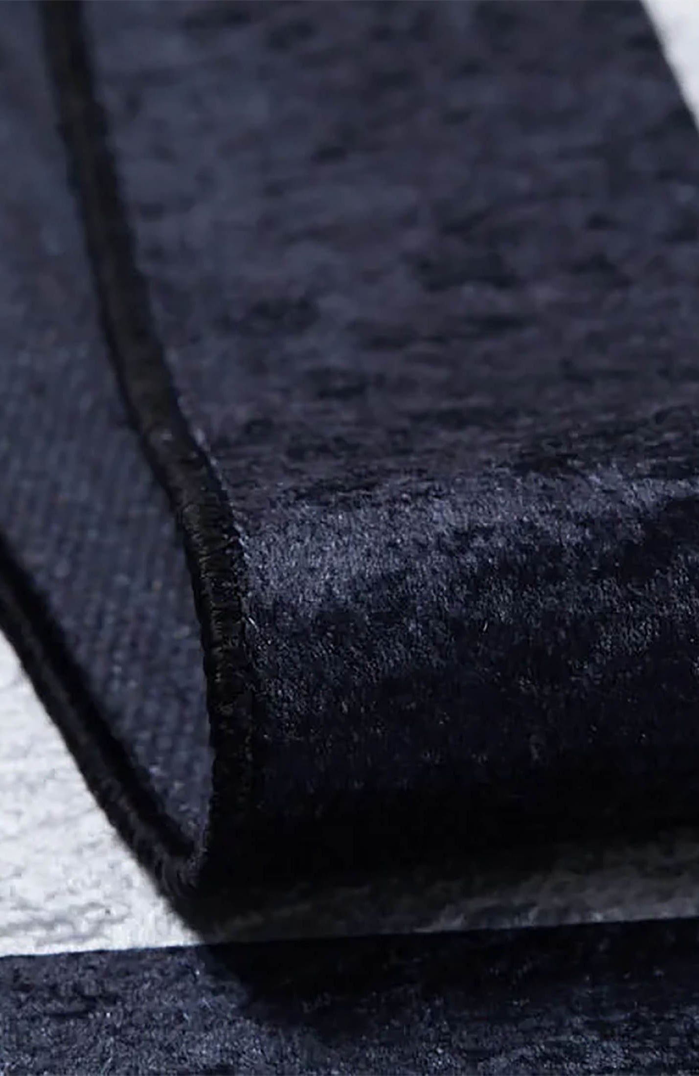 Kinsley Geometric Black Rug