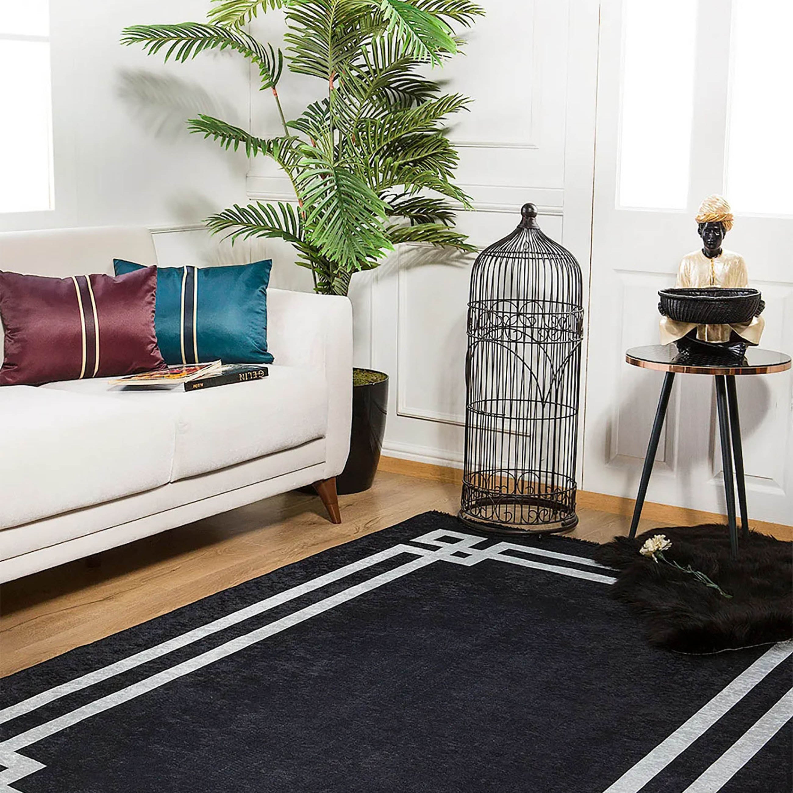 Kinsley Geometric Black Rug
