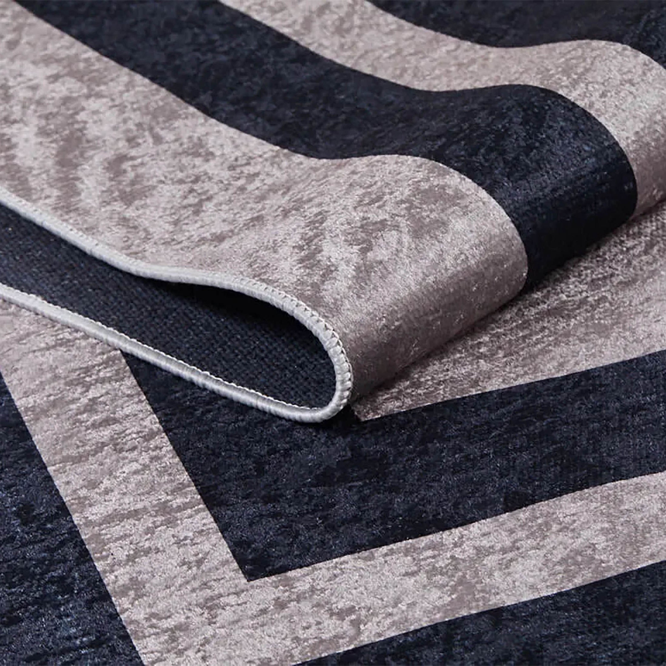 Hailey Geometric Design Luxury Rug