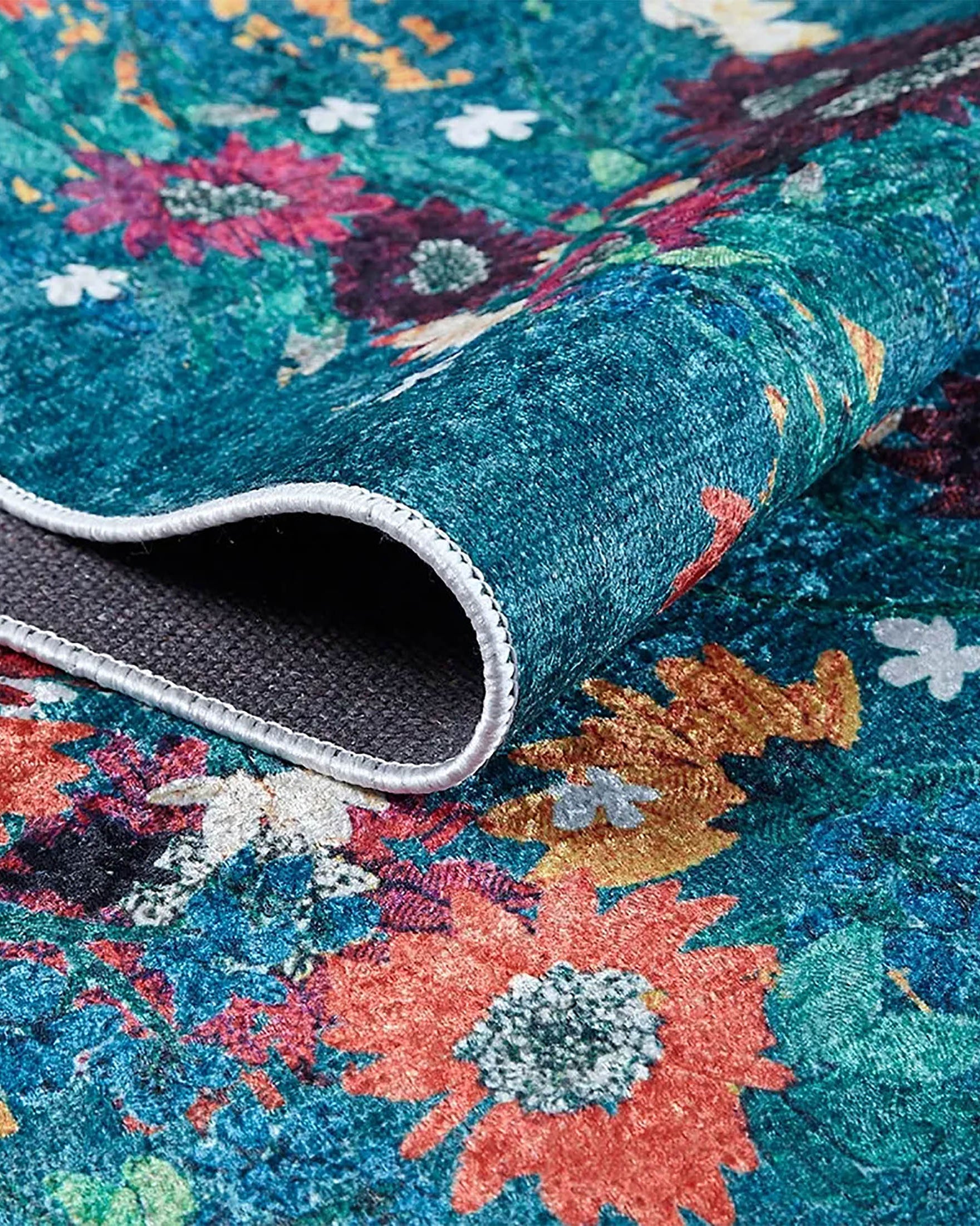 Aadhya Turkish Green Rose Decorative Floral Rug