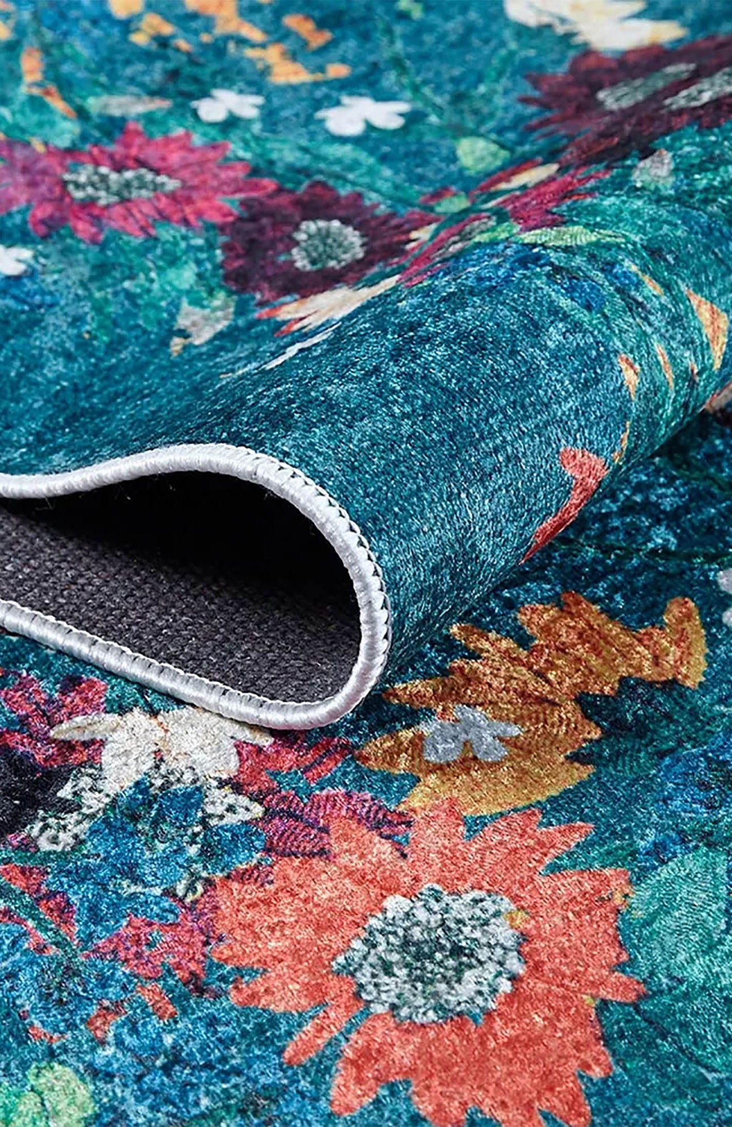 Aadhya Turkish Green Rose Decorative Floral Rug