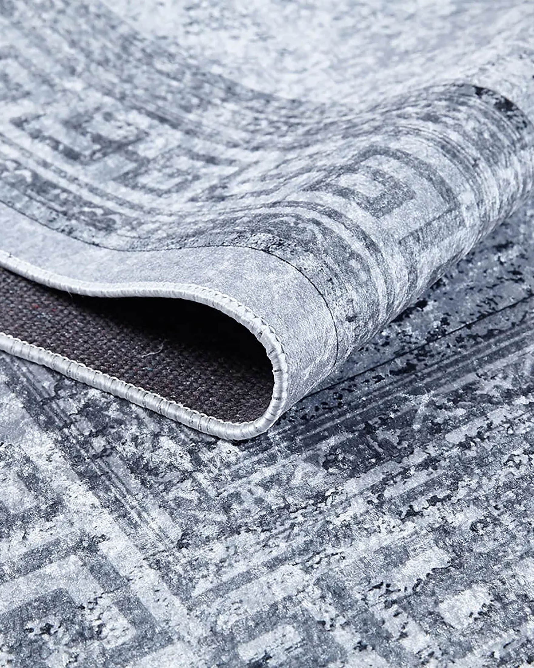 Delfin Marble Gray Greek Key Border Rug