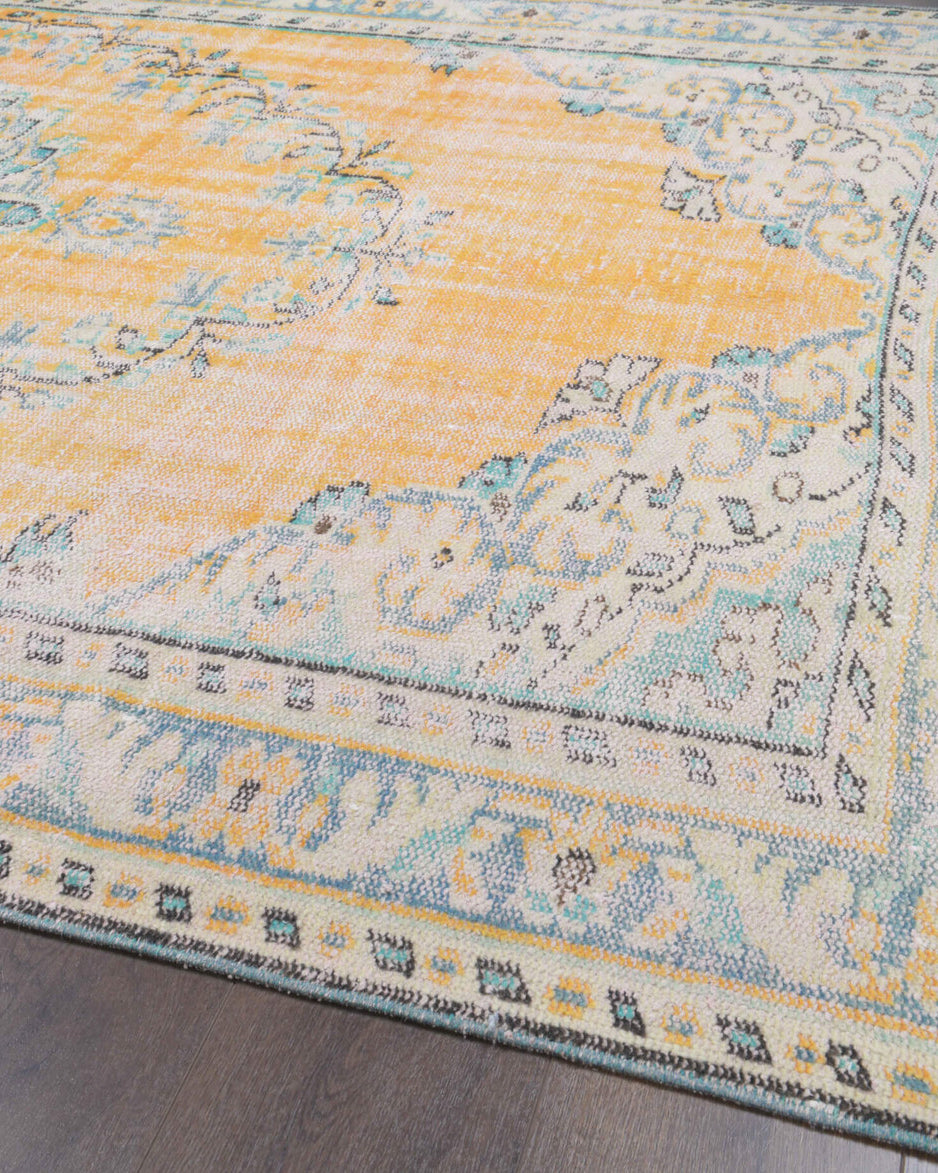One-of-a-kind 1970s Anatolian vintage area rug in wool, 5'11" x 9'1"