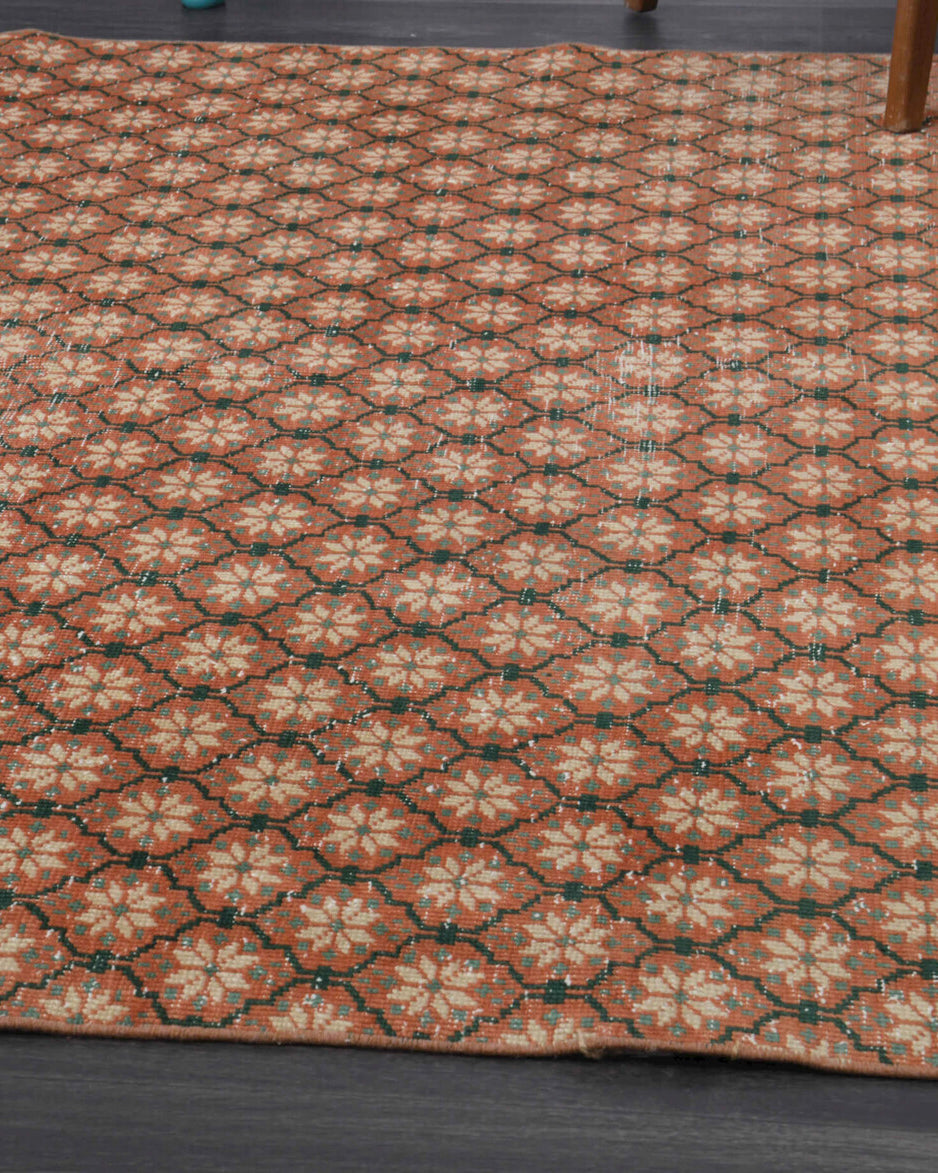Okeanopnoe rug: 1970s handmade Anatolian rug with ikat motifs and cotton backing