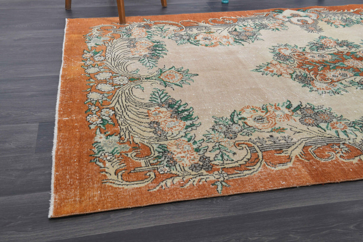 One-of-a-kind 1970s Anatolian vintage area rug in wool, 5'6" x 9'3"