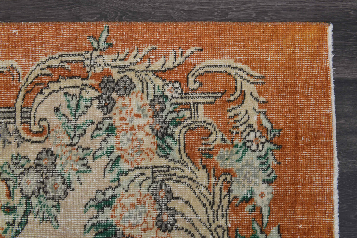 Gulara – vintage oriental rug for living room or bedroom, 5'6" x 9'3" (168x283 cm)