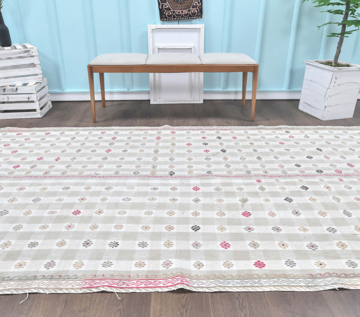 Handmade wool rug from Anatolia, Turkey – Vintage Floral Area Rug 5'3" x 9'10"
