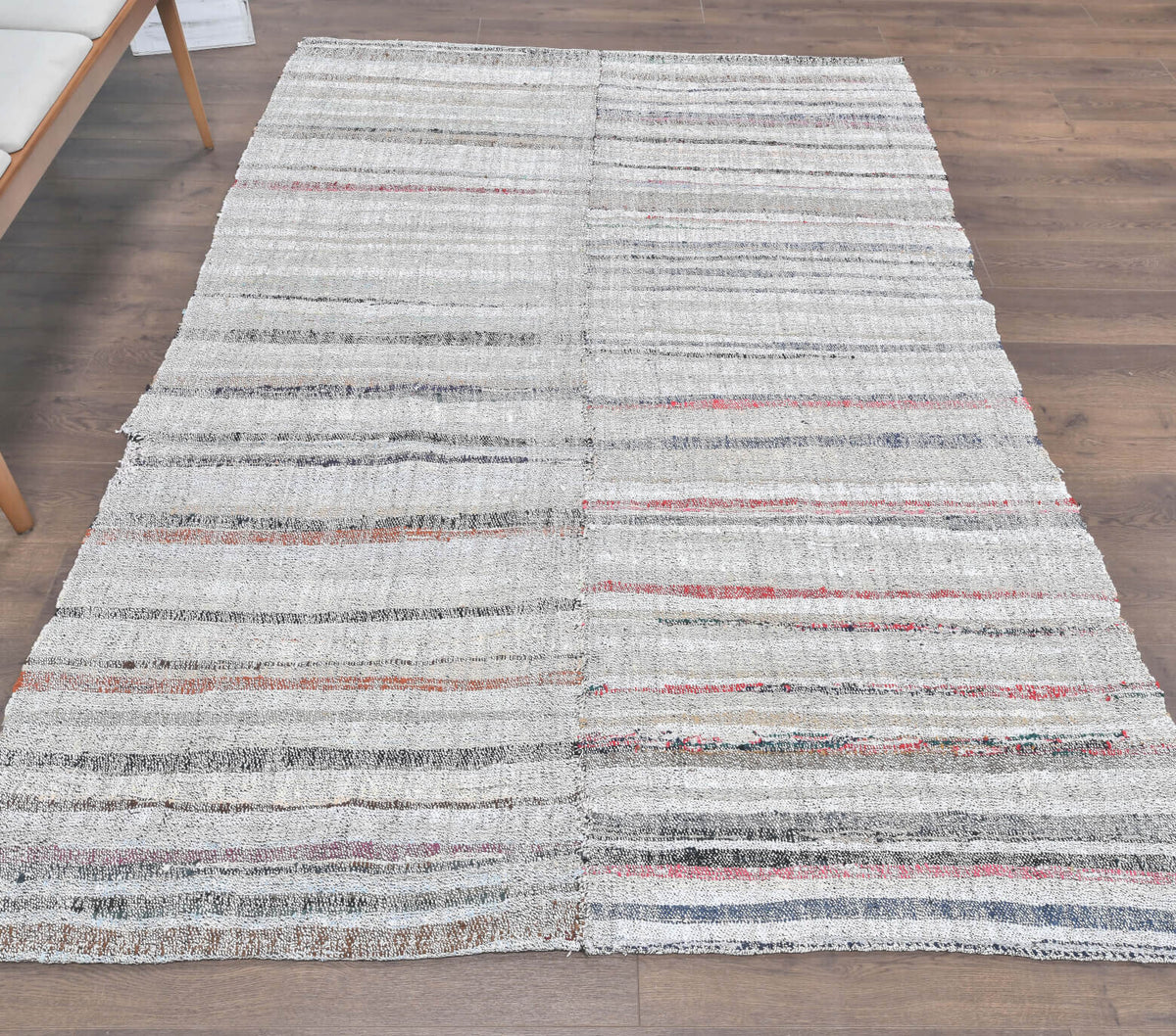 Handwoven flatweave wool kilim from Anatolia, Turkey – Vintage Striped Kilim Area Rug 5'9" x 8'4"