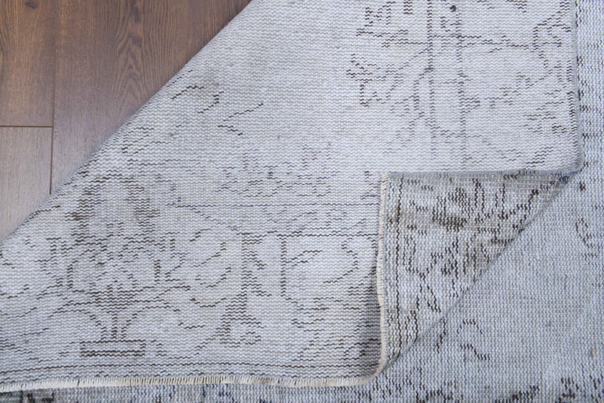 Semasad – vintage floral rug for living room or bedroom, 4'4" x 8'10" (132x270 cm)