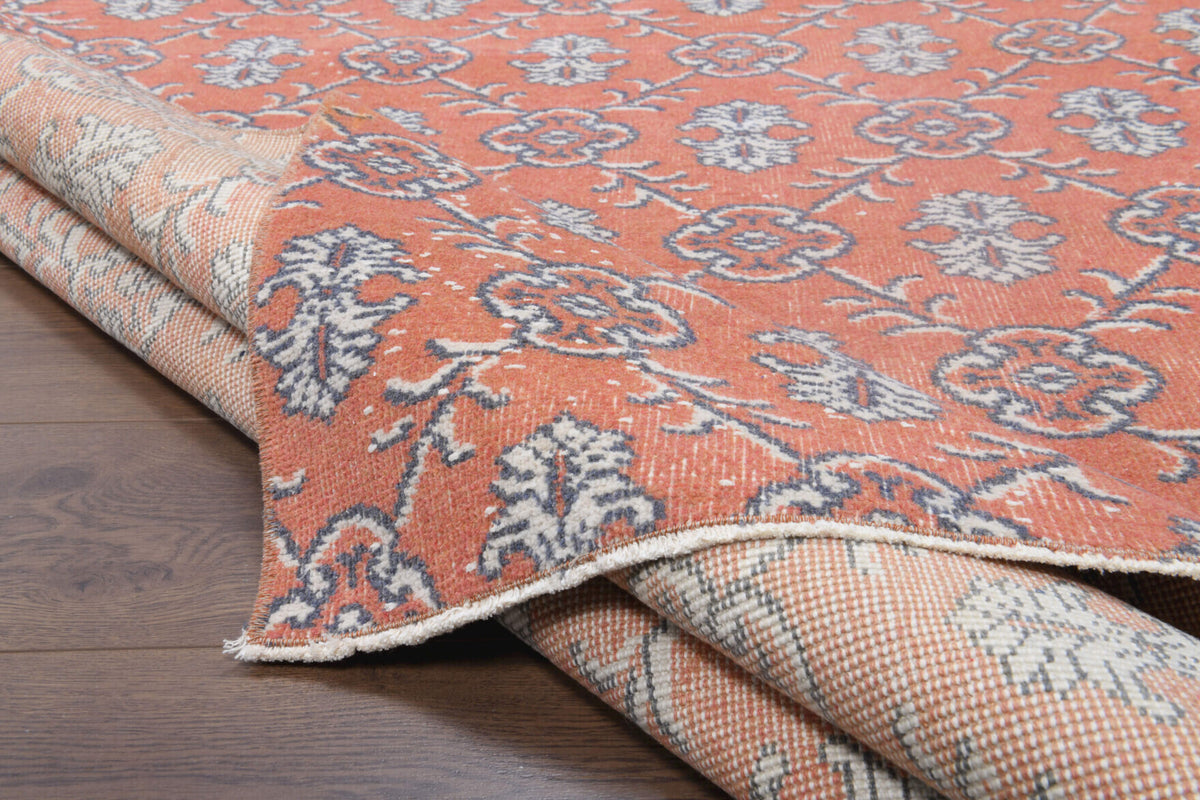 Authentic Anatolian vintage area rug (1970s) with flowers and damask design – one-of-a-kind at Fame Rugs