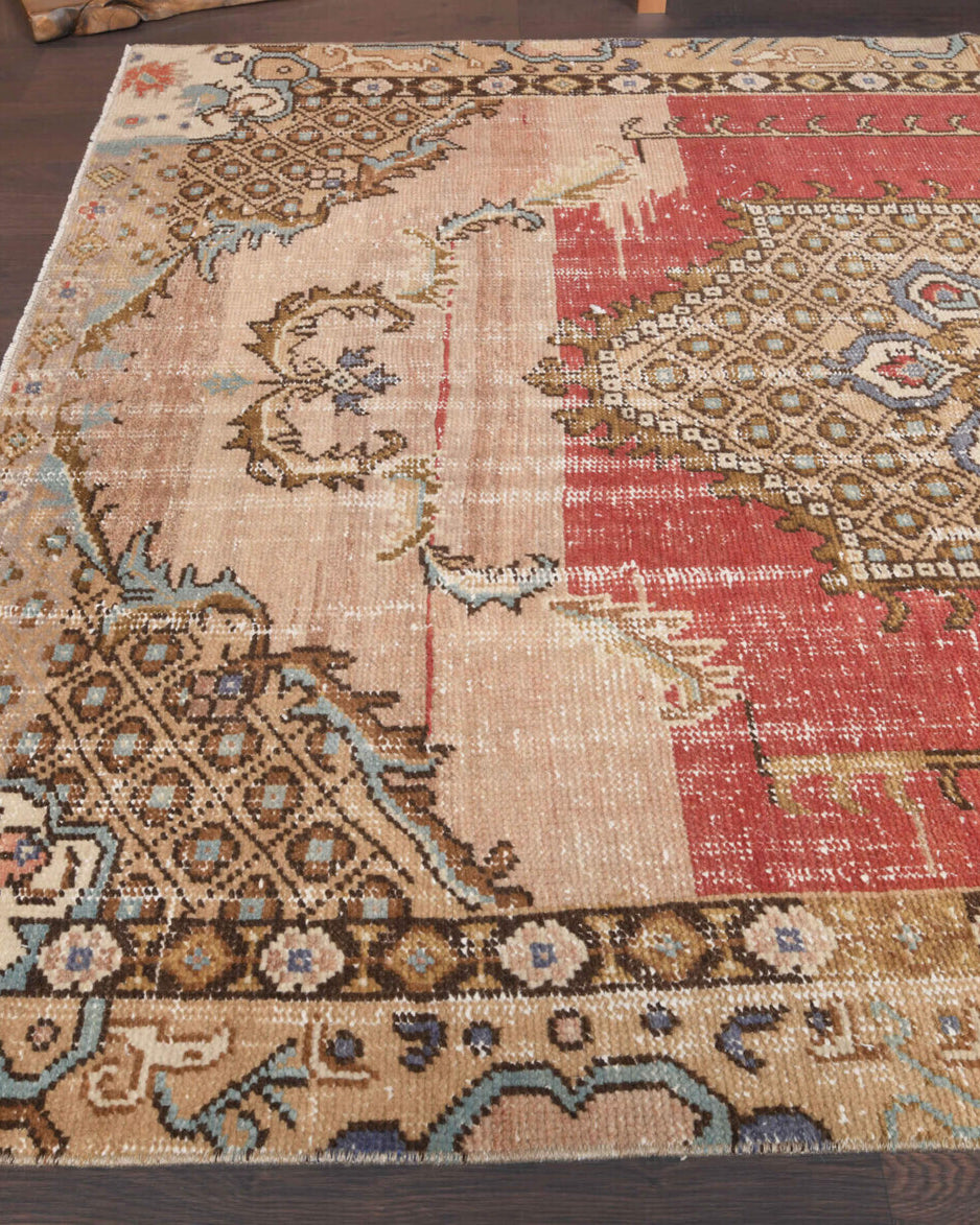Hand-crafted Anatolian vintage rug Nesringonca in wool, 1970s