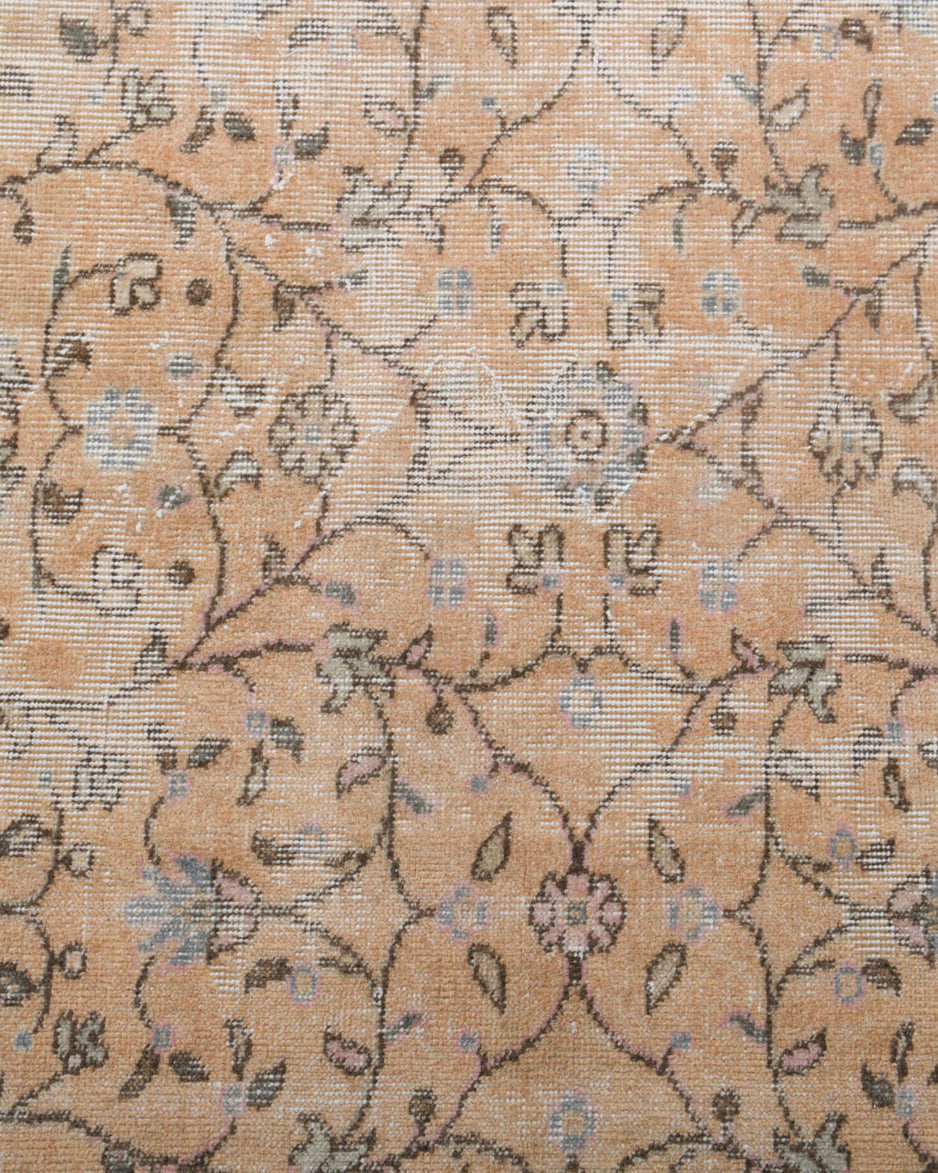 Authentic Anatolian vintage area rug (1970s) with floral design – one-of-a-kind at Fame Rugs