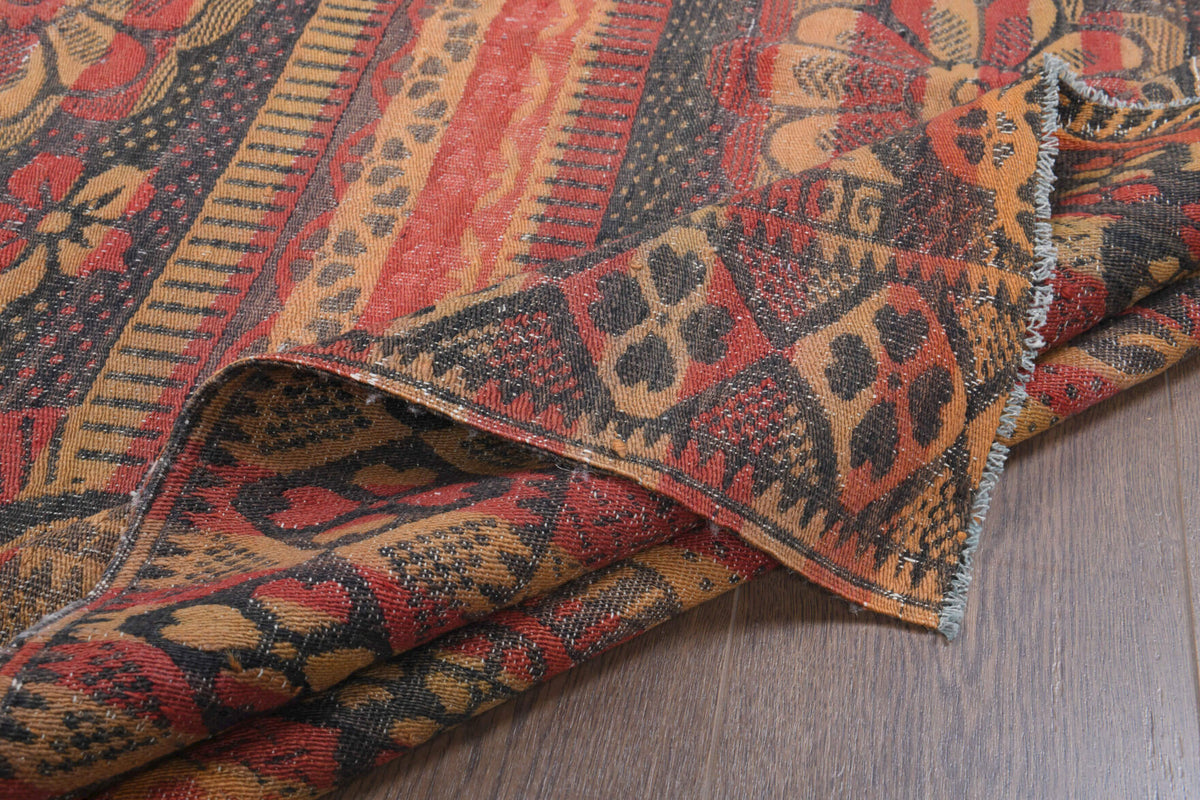 Authentic Anatolian vintage kilim rug (1960s) with floral design – one-of-a-kind at Fame Rugs