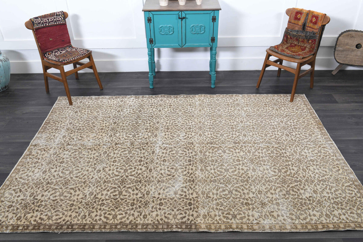 Melisperi rug: 1970s handmade Anatolian rug with floral motifs and cotton backing