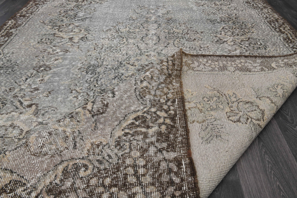 Authentic Anatolian vintage area rug (1970s) with oriental design – one-of-a-kind at Fame Rugs