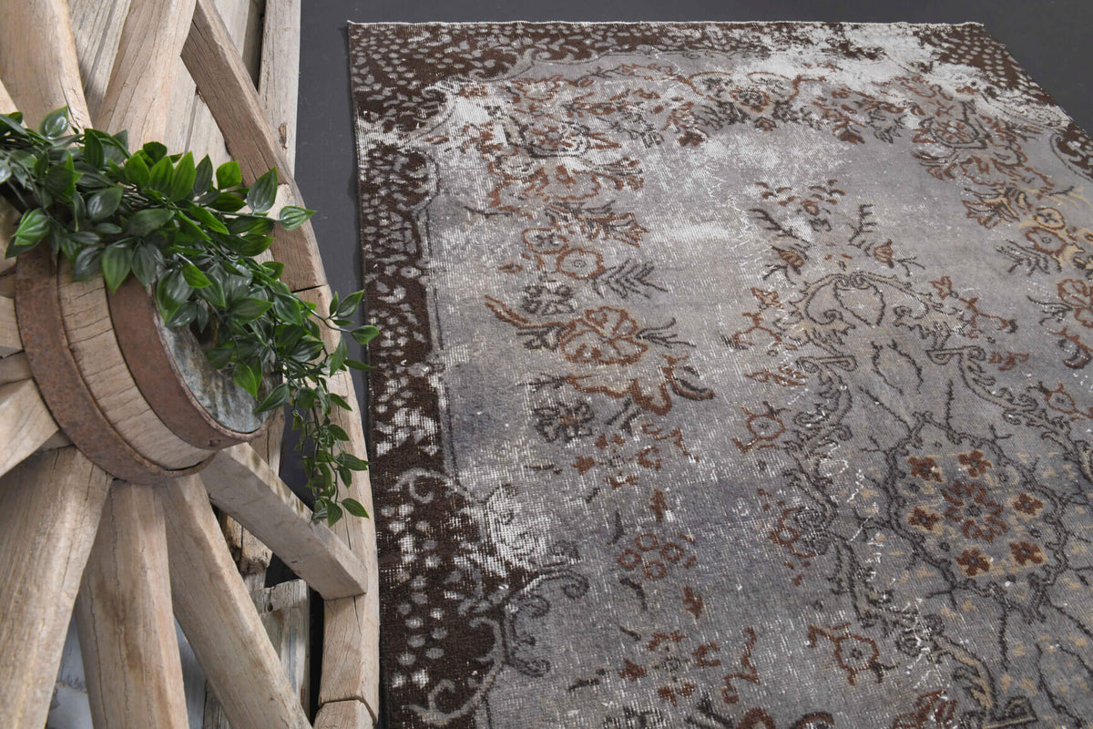 Authentic Anatolian vintage area rug (1970s) with oriental design – one-of-a-kind at Fame Rugs