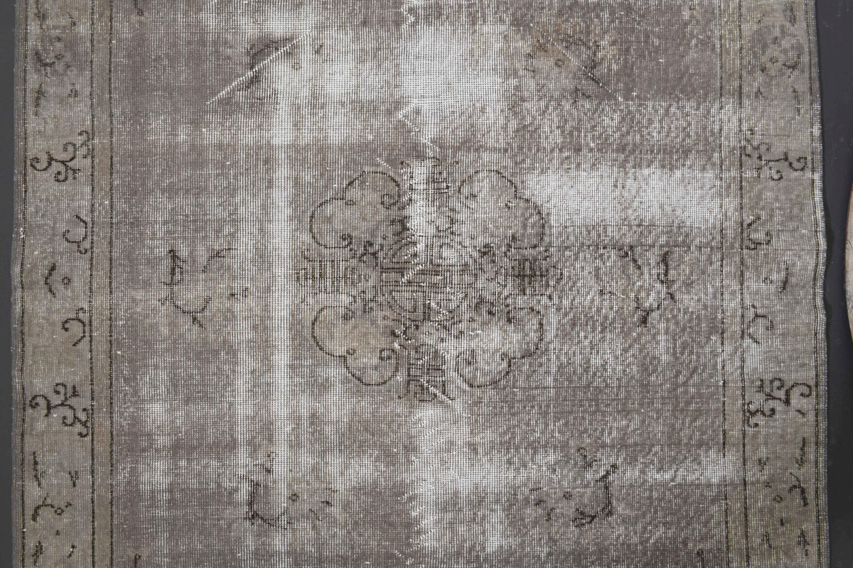 Authentic Anatolian vintage area rug (1970s) with oriental design – one-of-a-kind at Fame Rugs