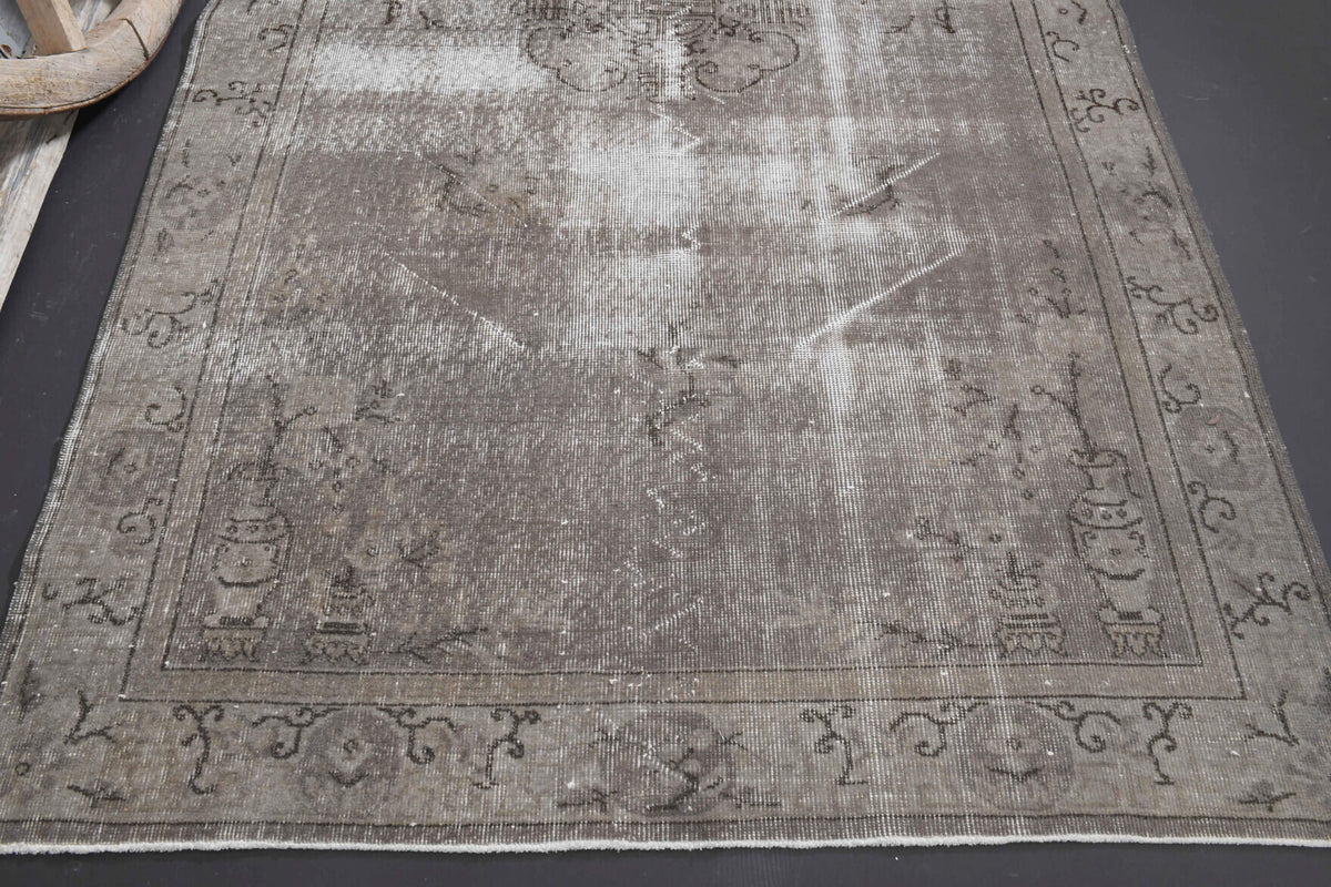Handmade wool rug from Anatolia, Turkey – Vintage Turkish Area Anatolian Rug 5'2" x 8'11"