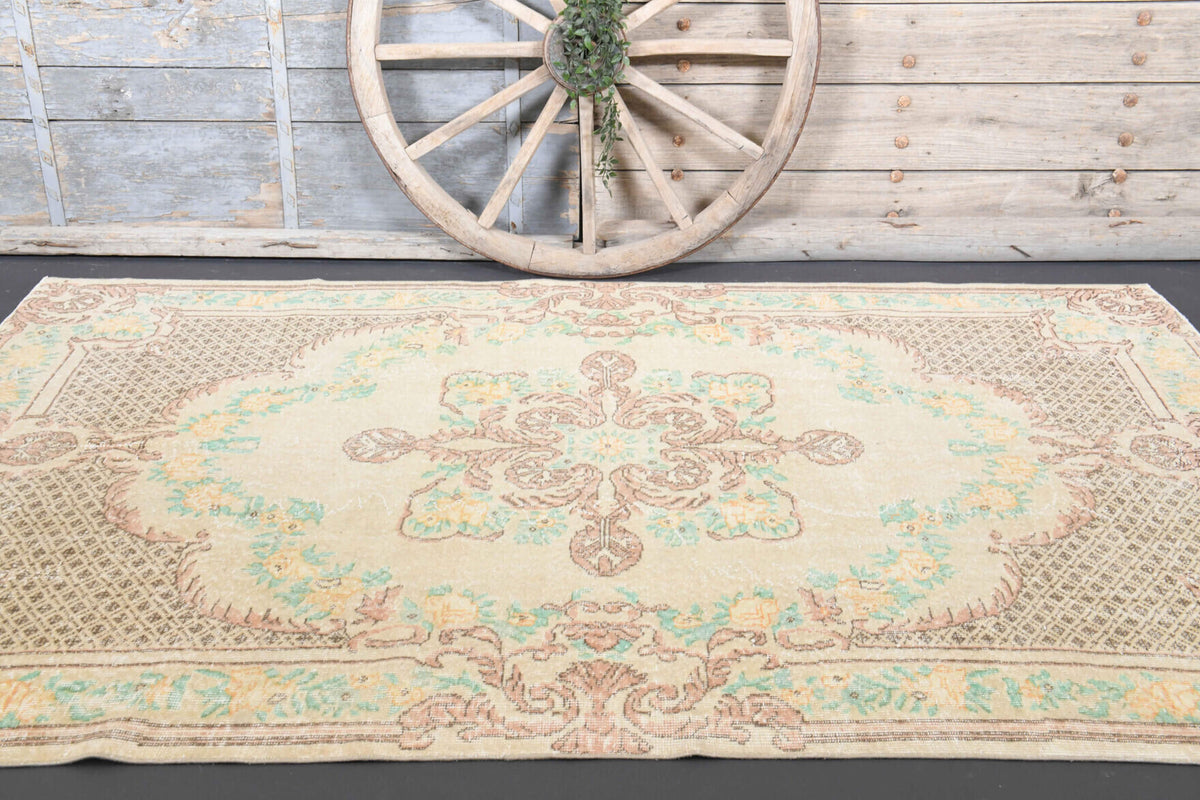 Oriental Vintage Anatolian Area Rug